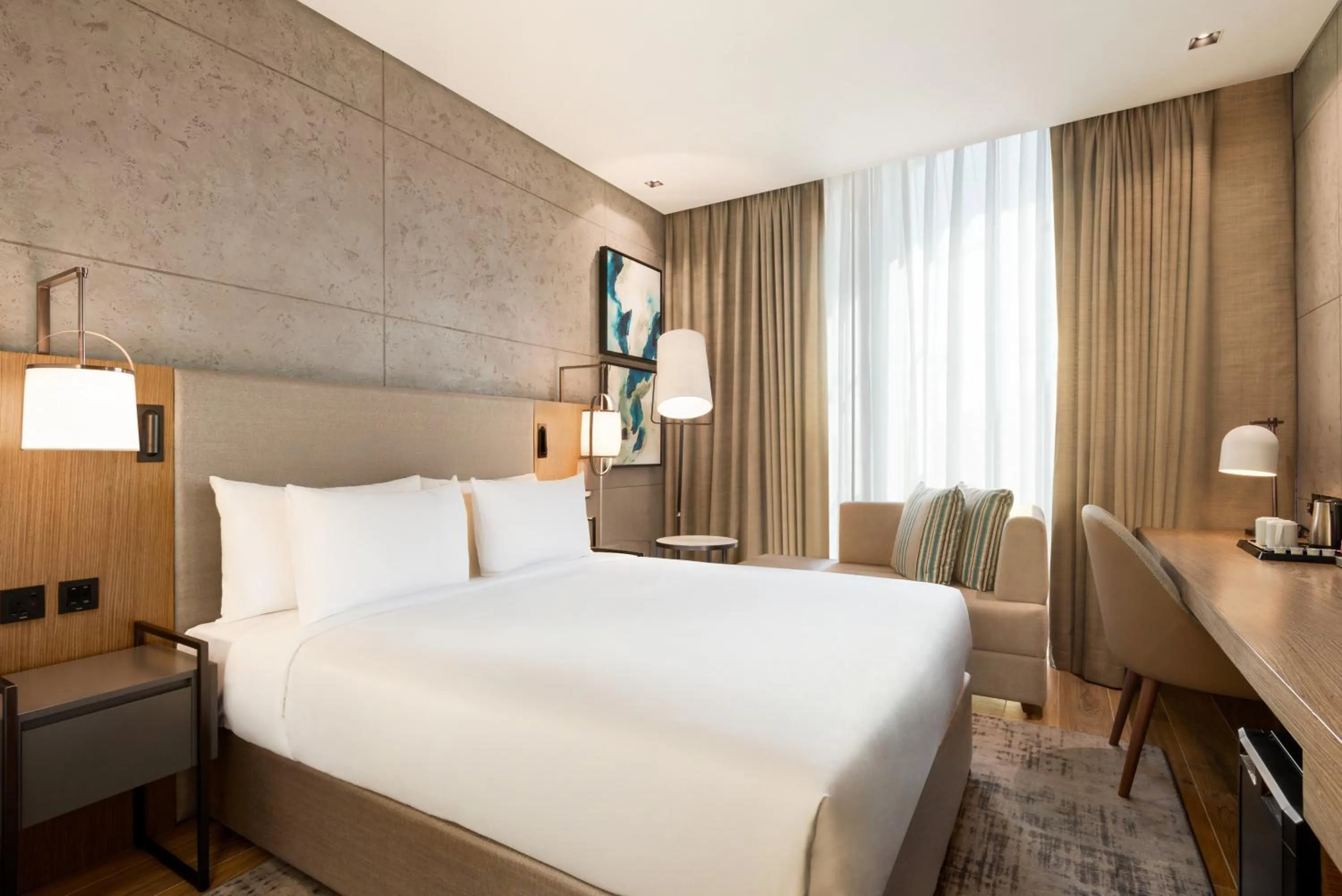 Bedroom, Bed in Mercure Dubai Gold District