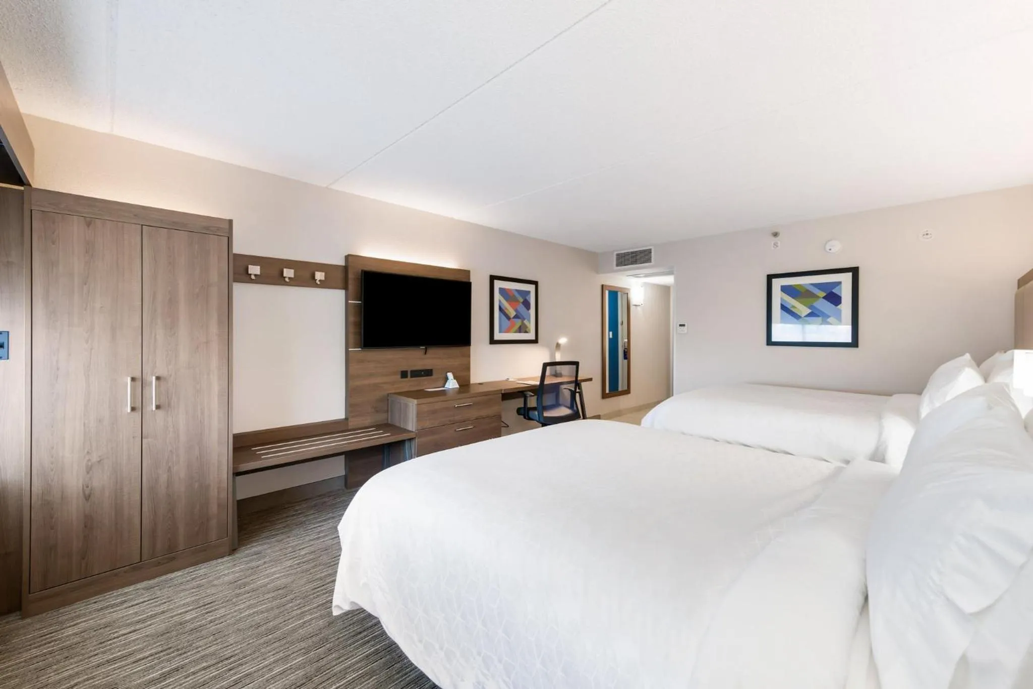 Photo of the whole room, Bed in Holiday Inn Express Naperville by IHG