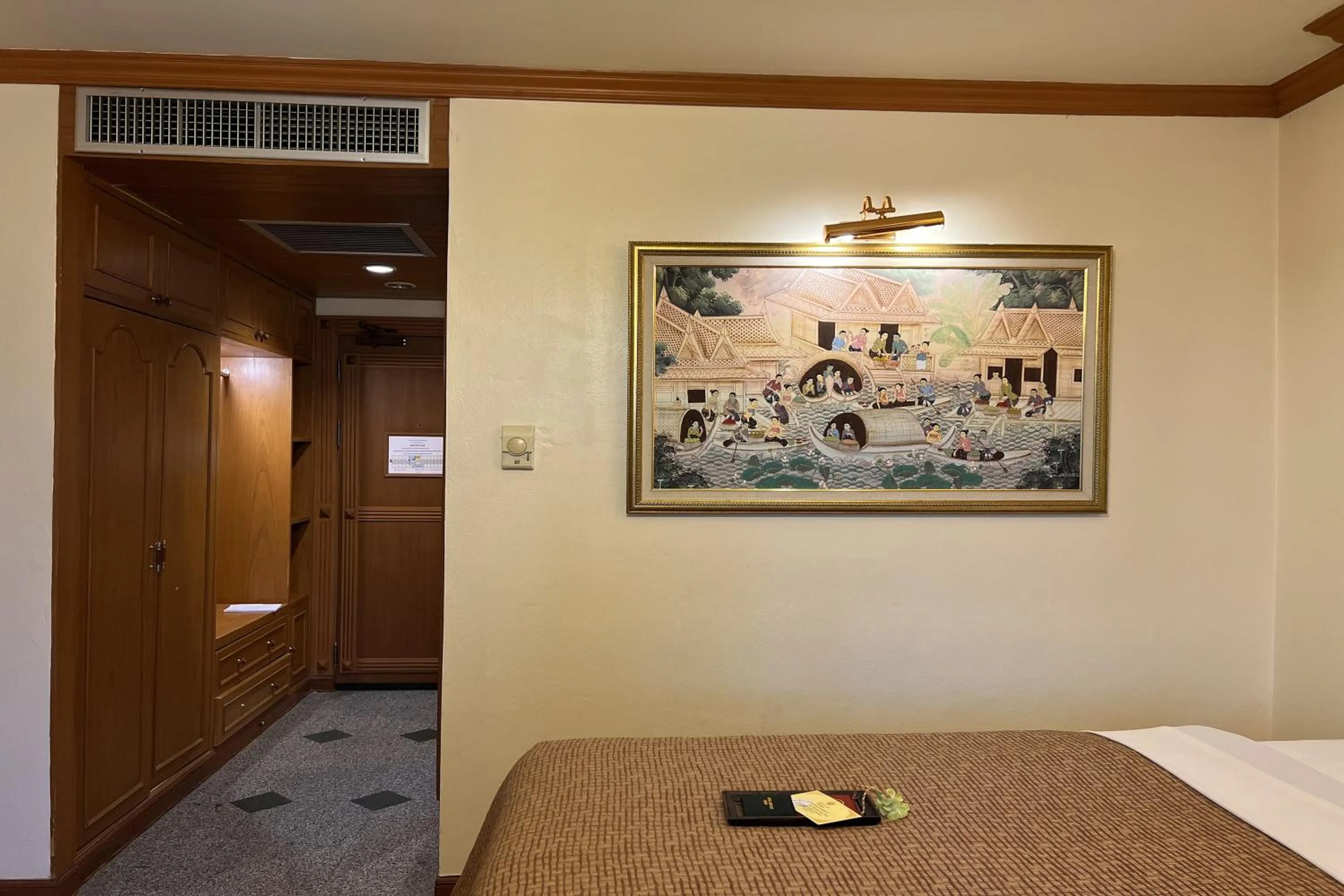 Bedroom, Bed in Taksila Hotel