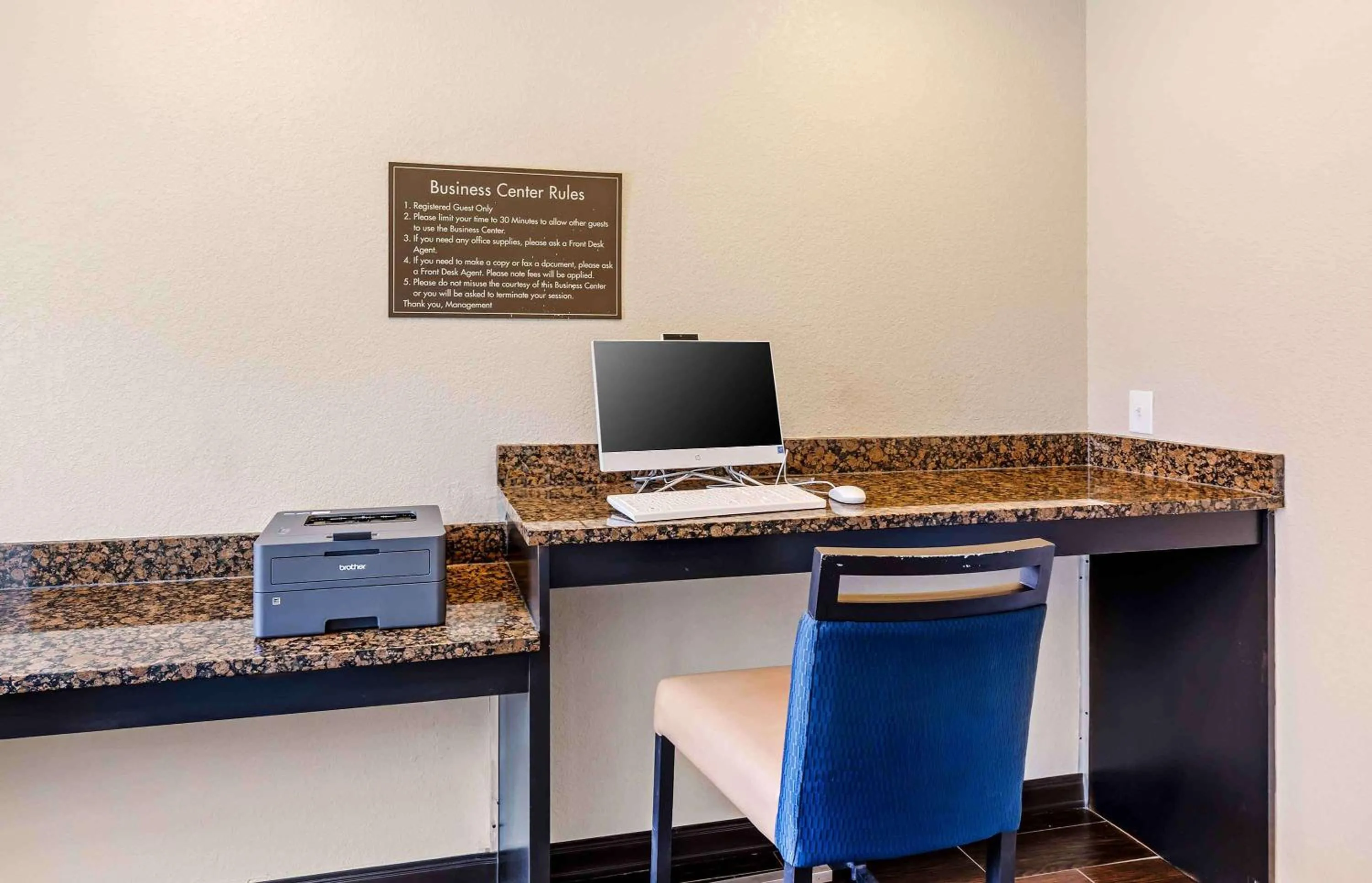 Meeting/conference room in Extended Stay America Suites - Buffalo - Airport