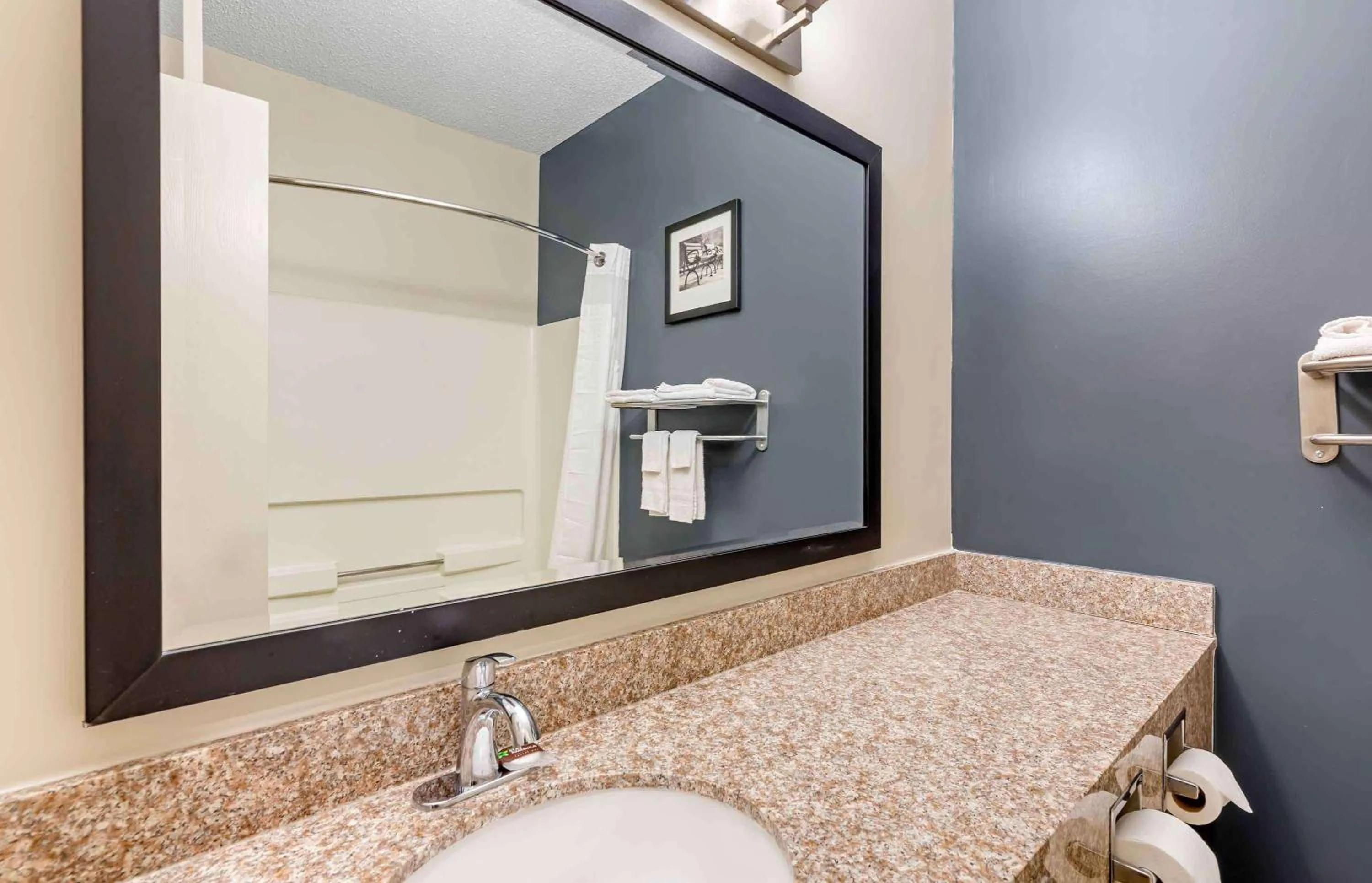 Bathroom in Extended Stay America Suites - Buffalo - Airport