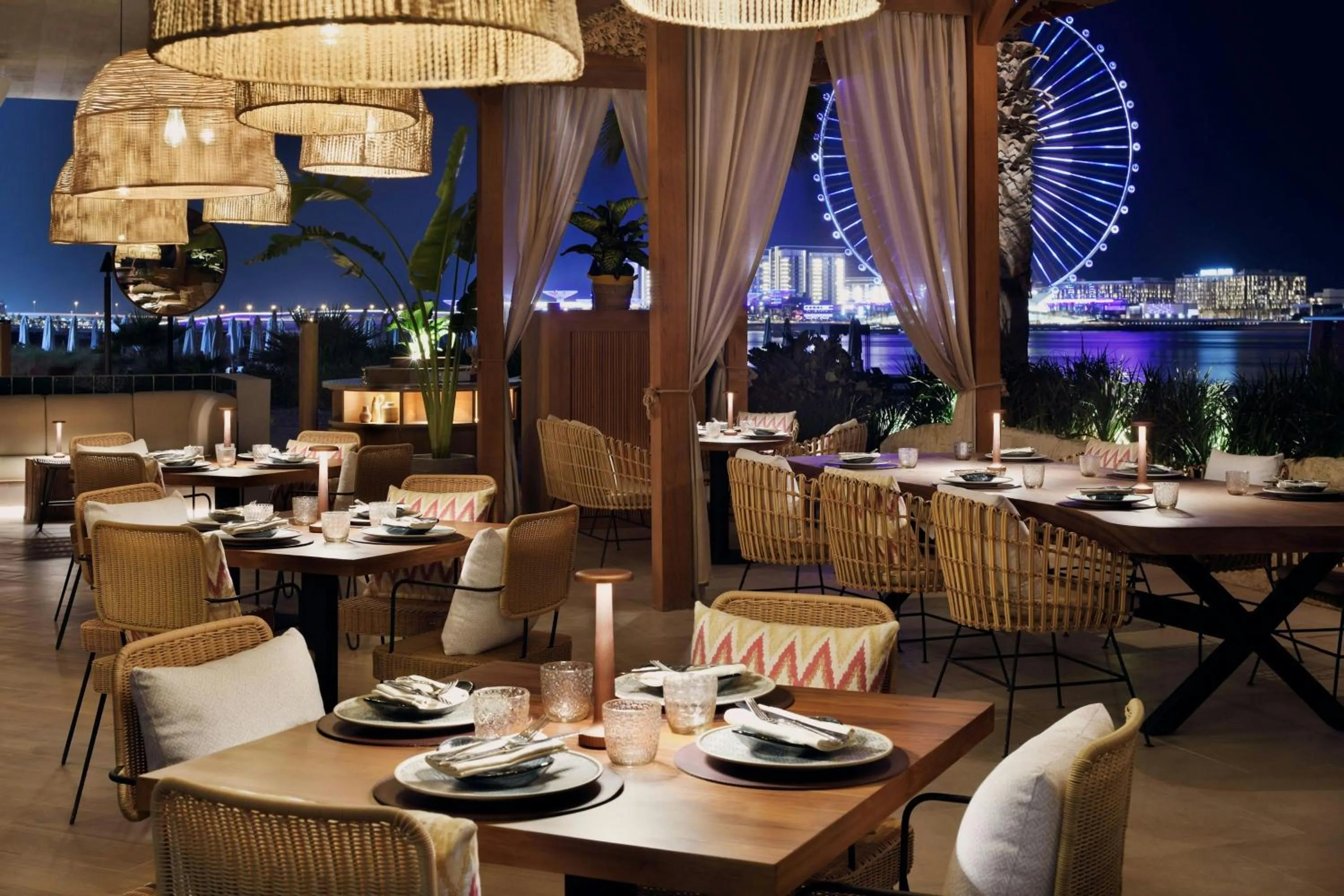Lounge or bar in The Ritz-Carlton, Dubai