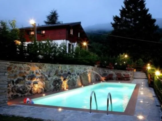 Swimming pool in B&B La Soldanella