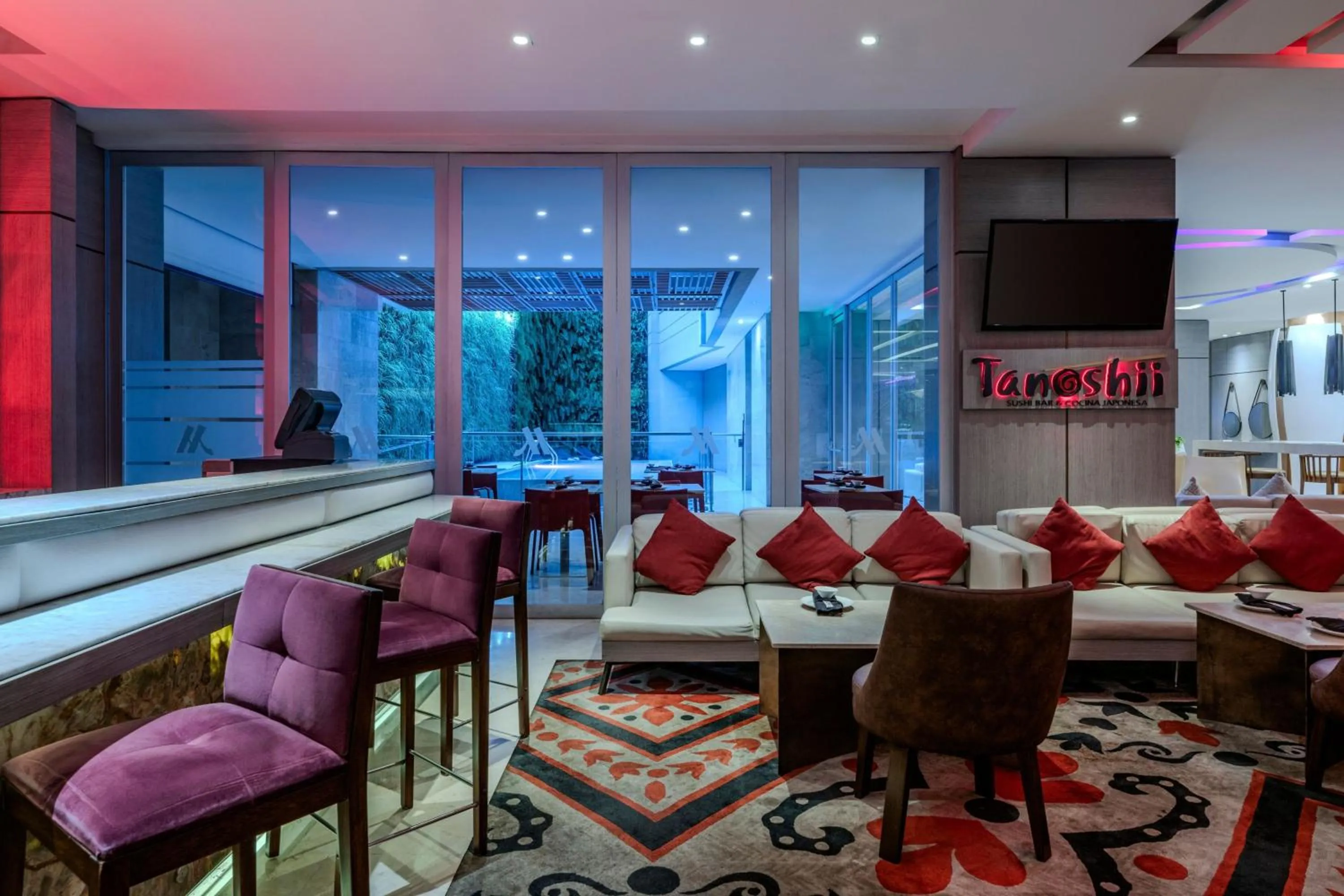 Restaurant/places to eat in Cali Marriott Hotel