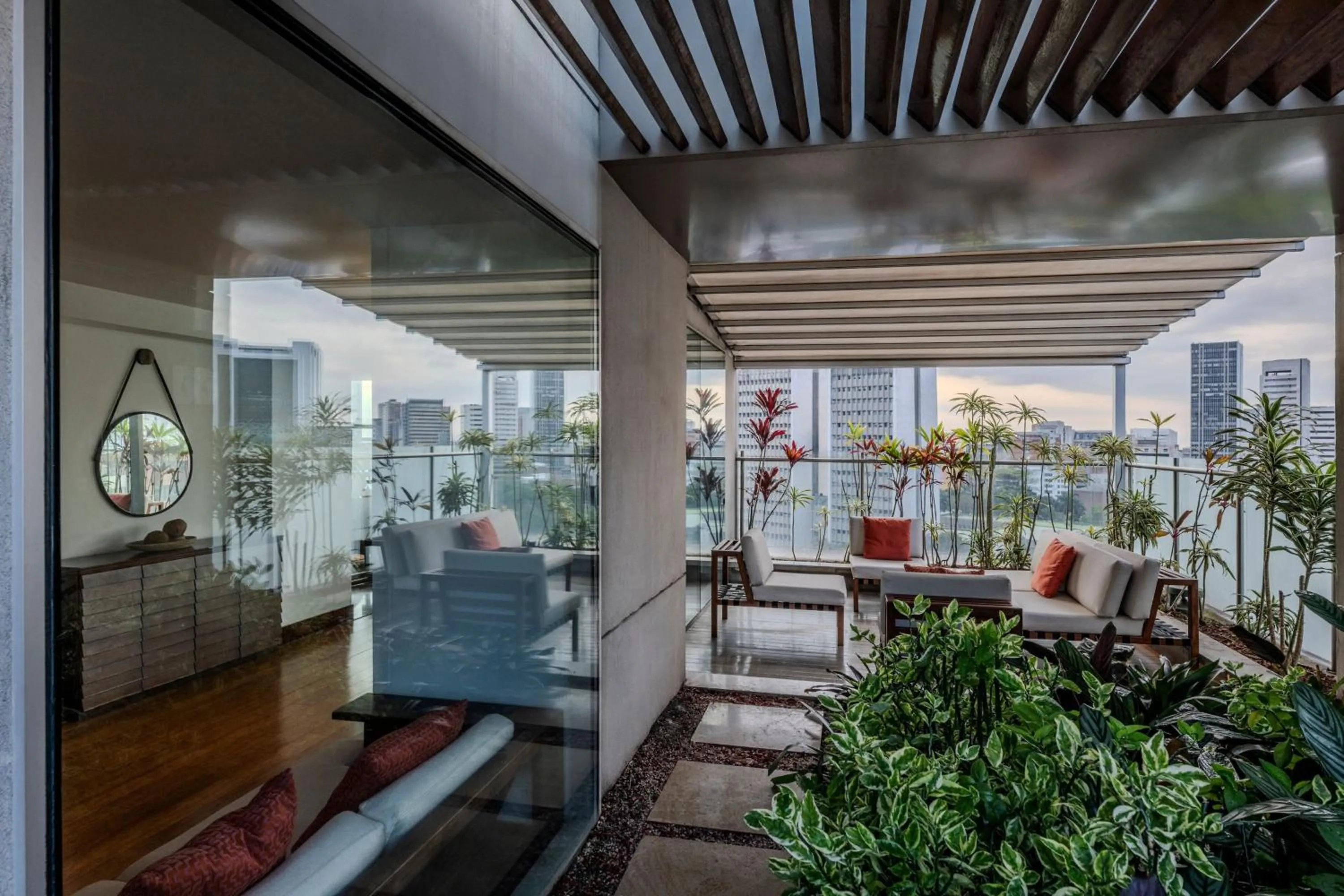 Lounge or bar in Cali Marriott Hotel