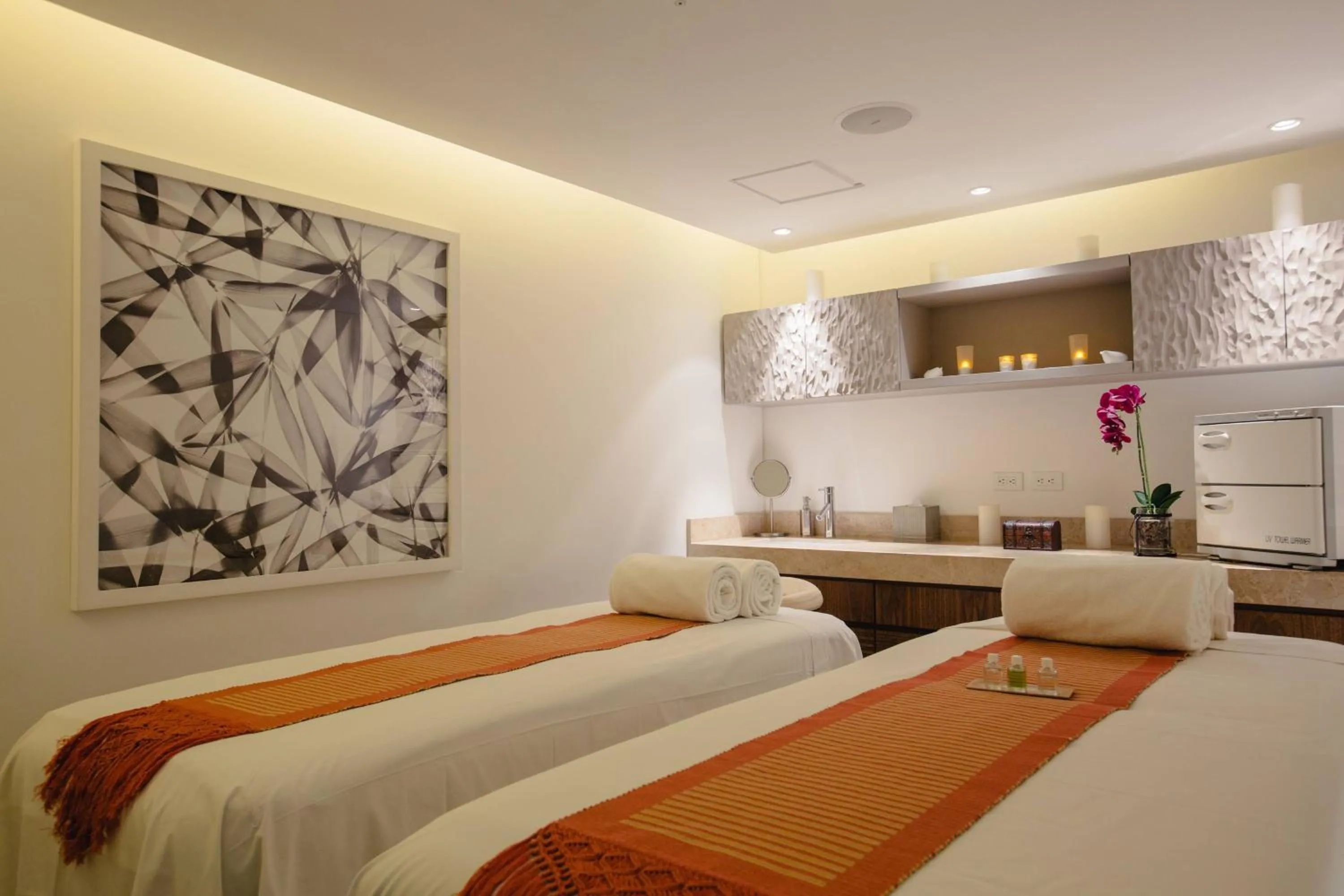 Spa and wellness centre/facilities, Bed in Cali Marriott Hotel