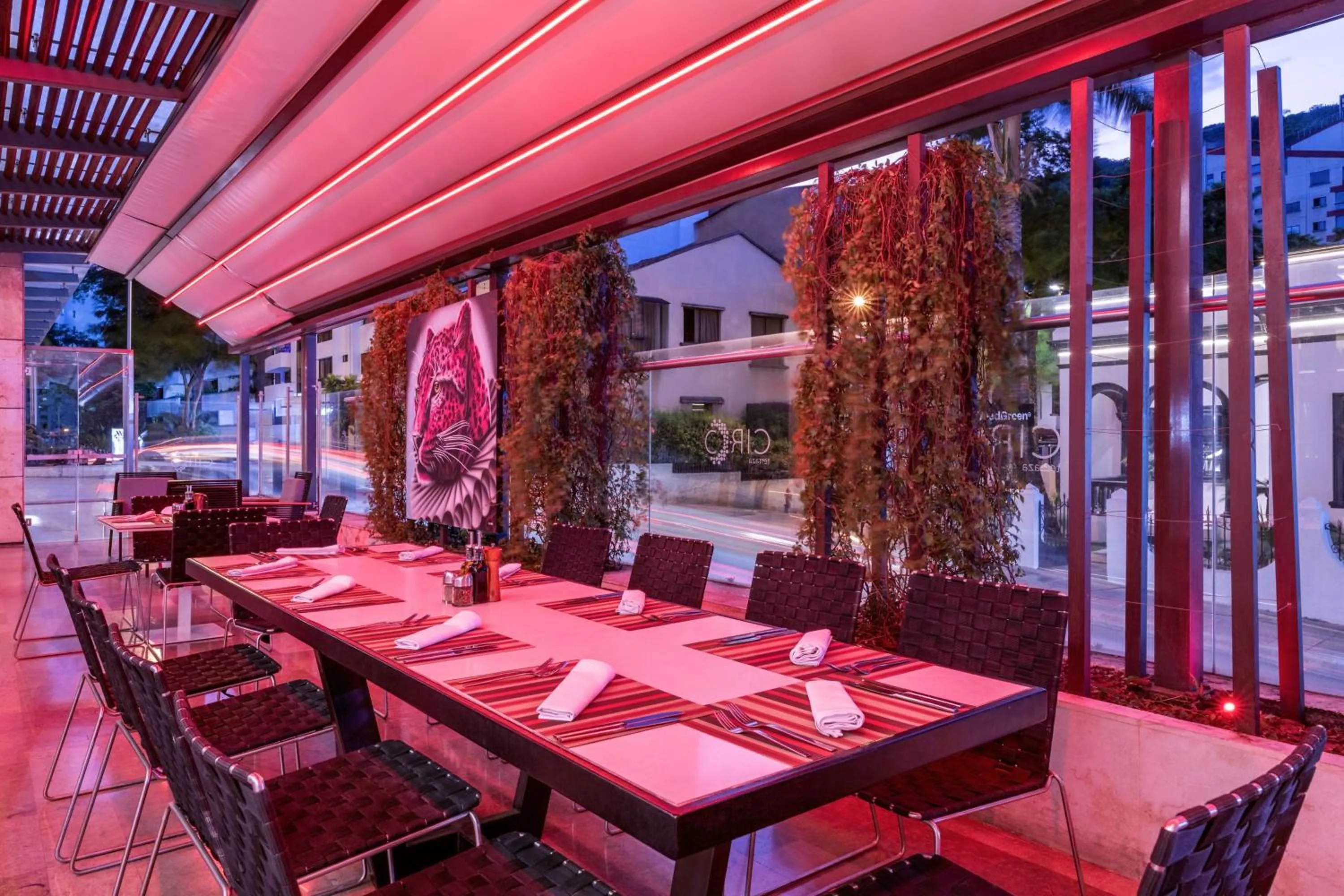 Restaurant/places to eat in Cali Marriott Hotel