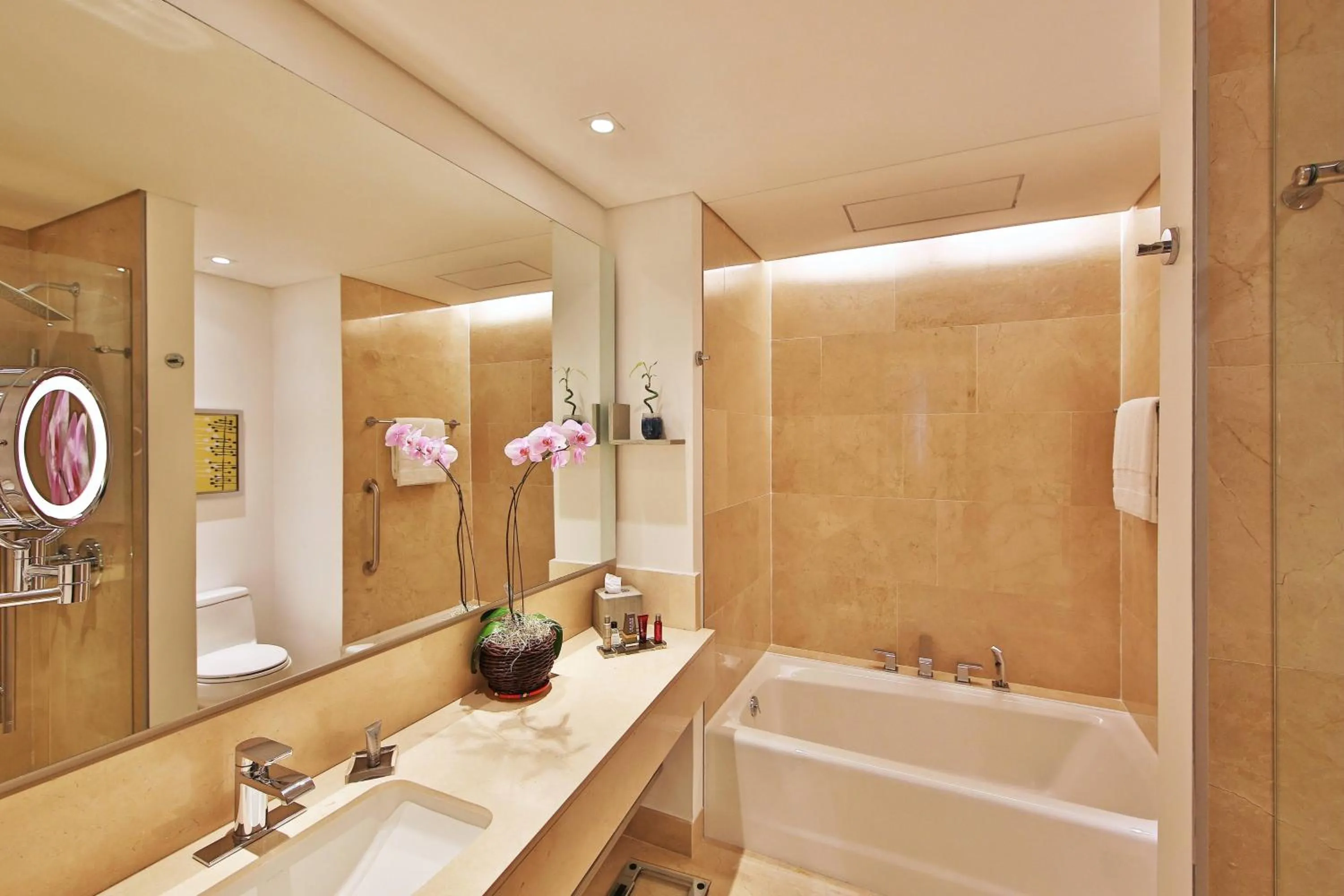 Bathroom in Cali Marriott Hotel