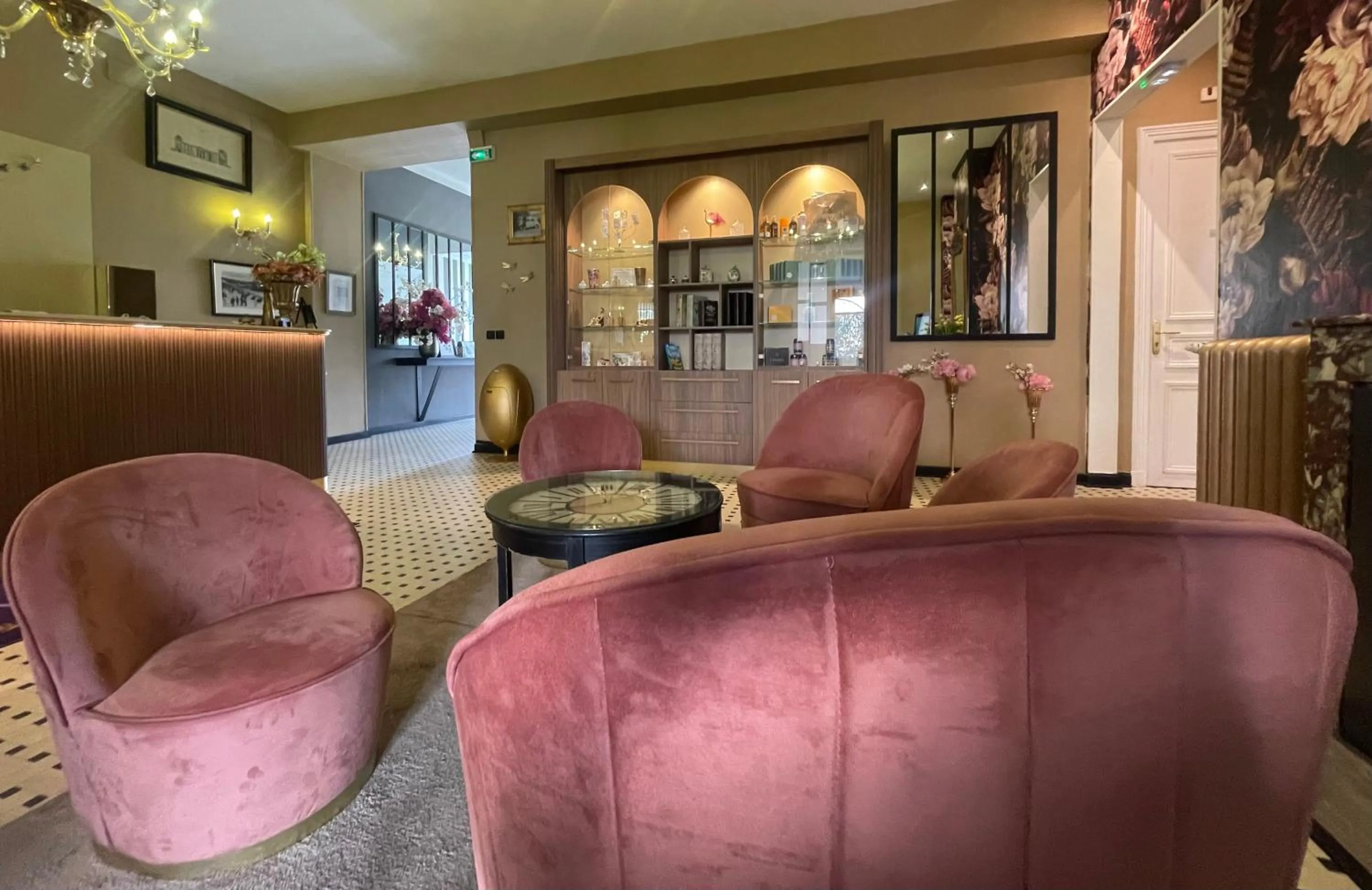 Lobby or reception in Villa Pruly Hotel Cannes Centre