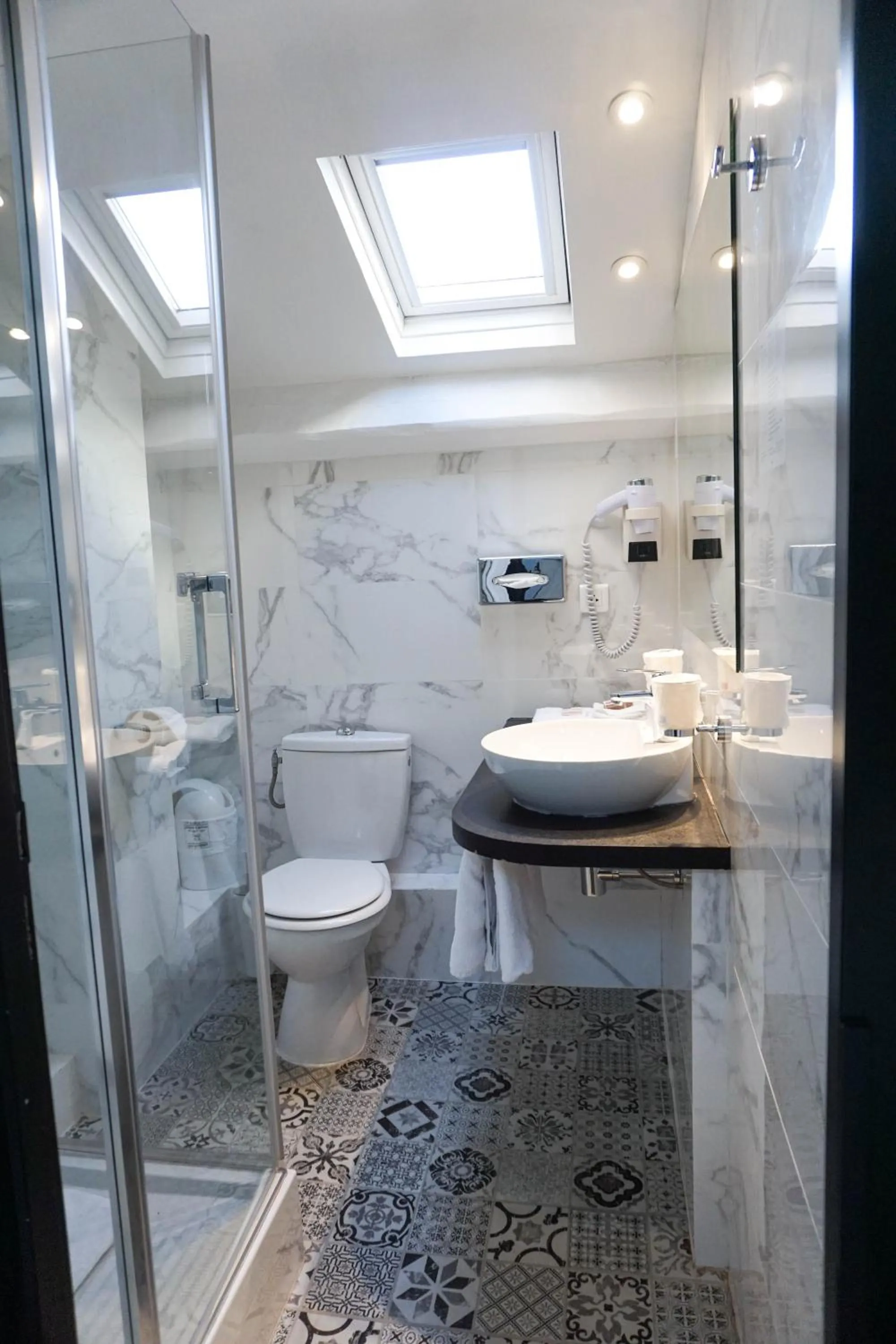 Bathroom in Villa Pruly Hotel Cannes Centre