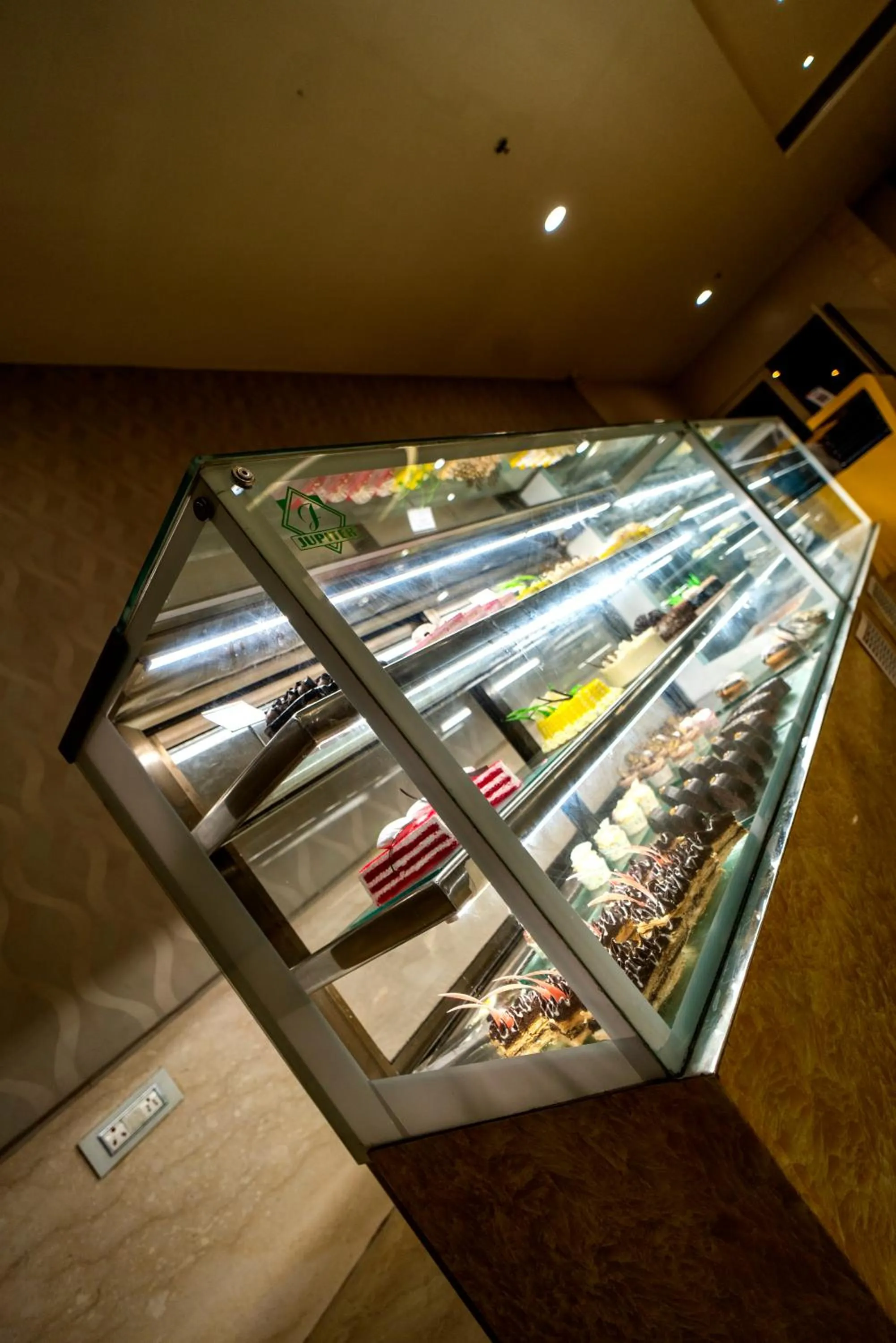 Restaurant/places to eat in Royal Orbit