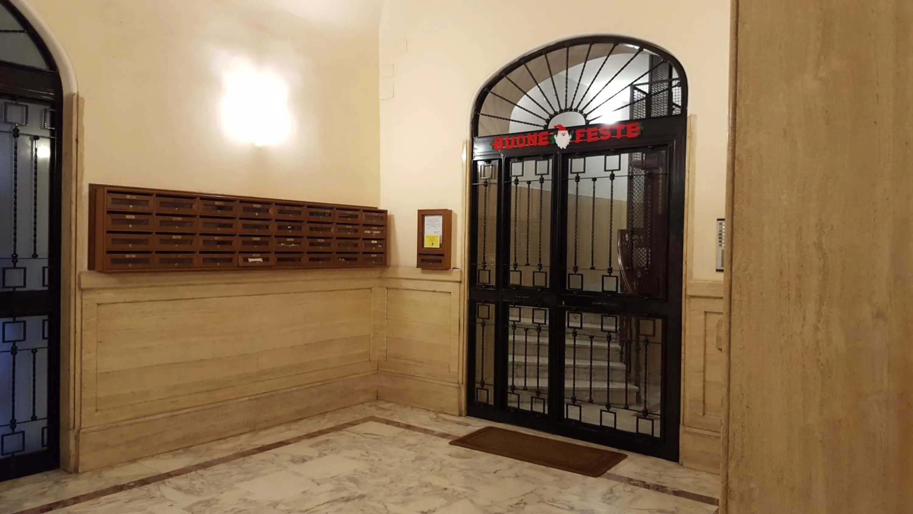 Facade/entrance in Luiza Vatican House