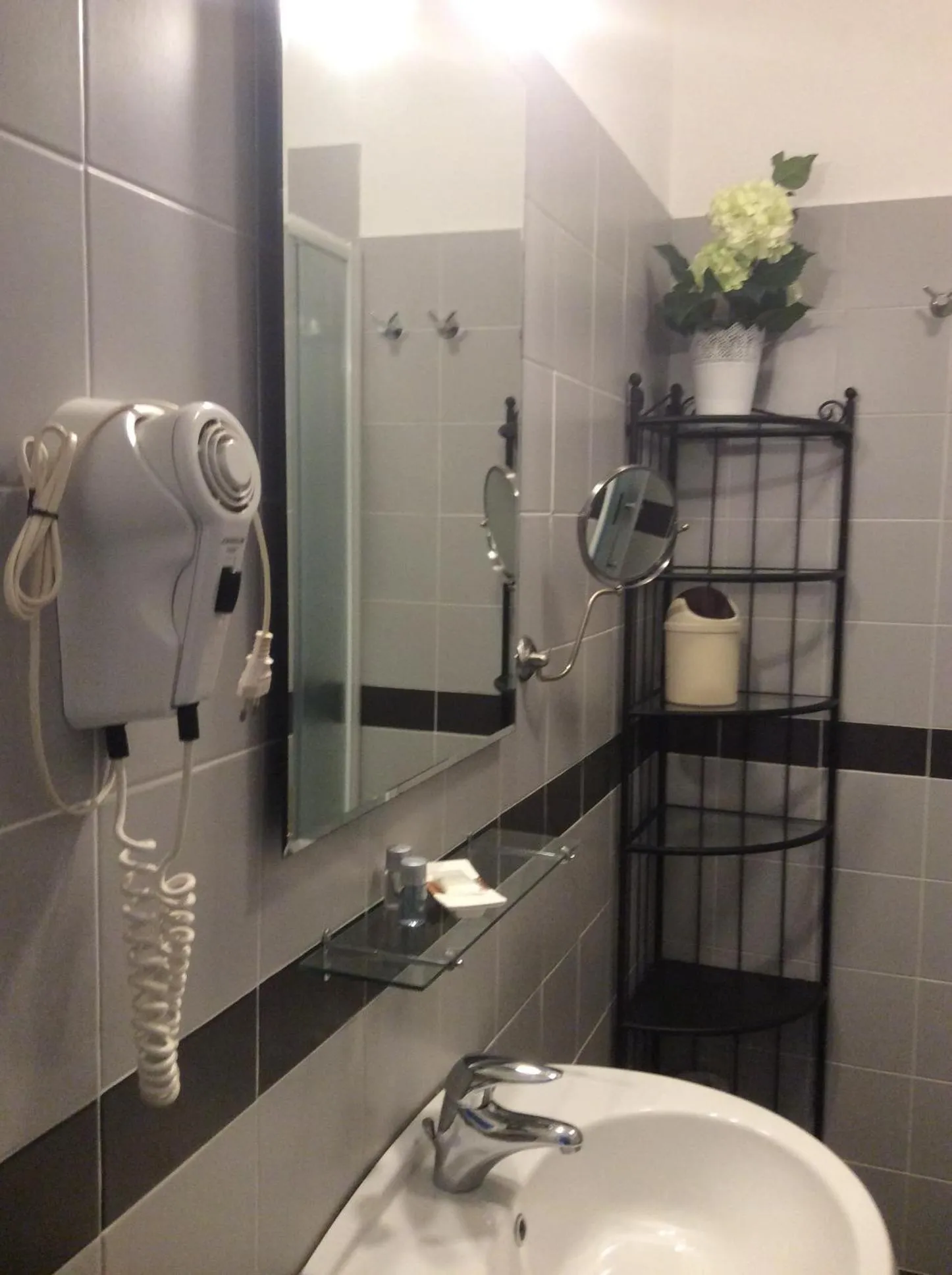 Bathroom in Luiza Vatican House