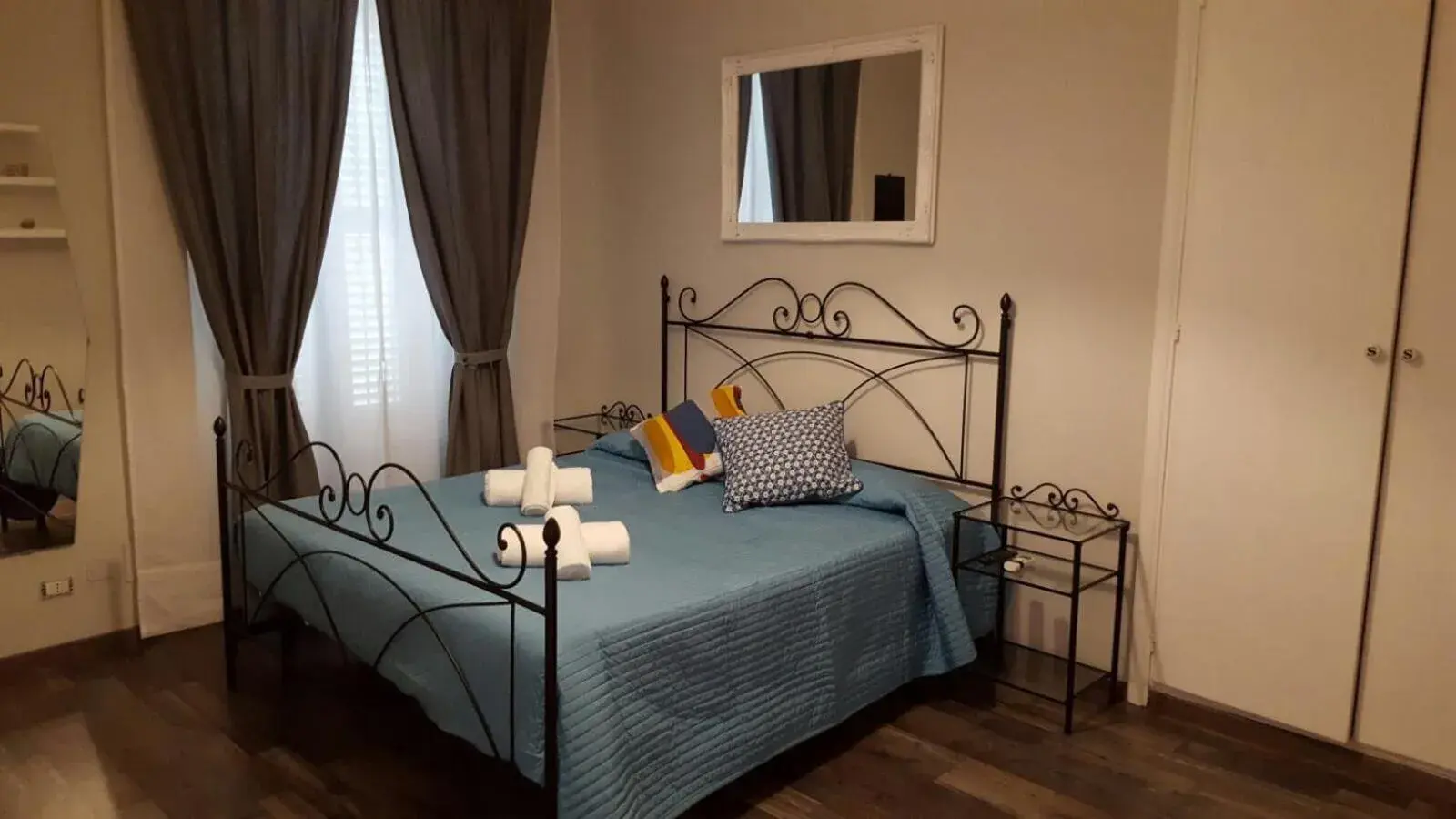 Double Room - single occupancy in Luiza Vatican House Double Room - single occupancy in Luiza Vatican House