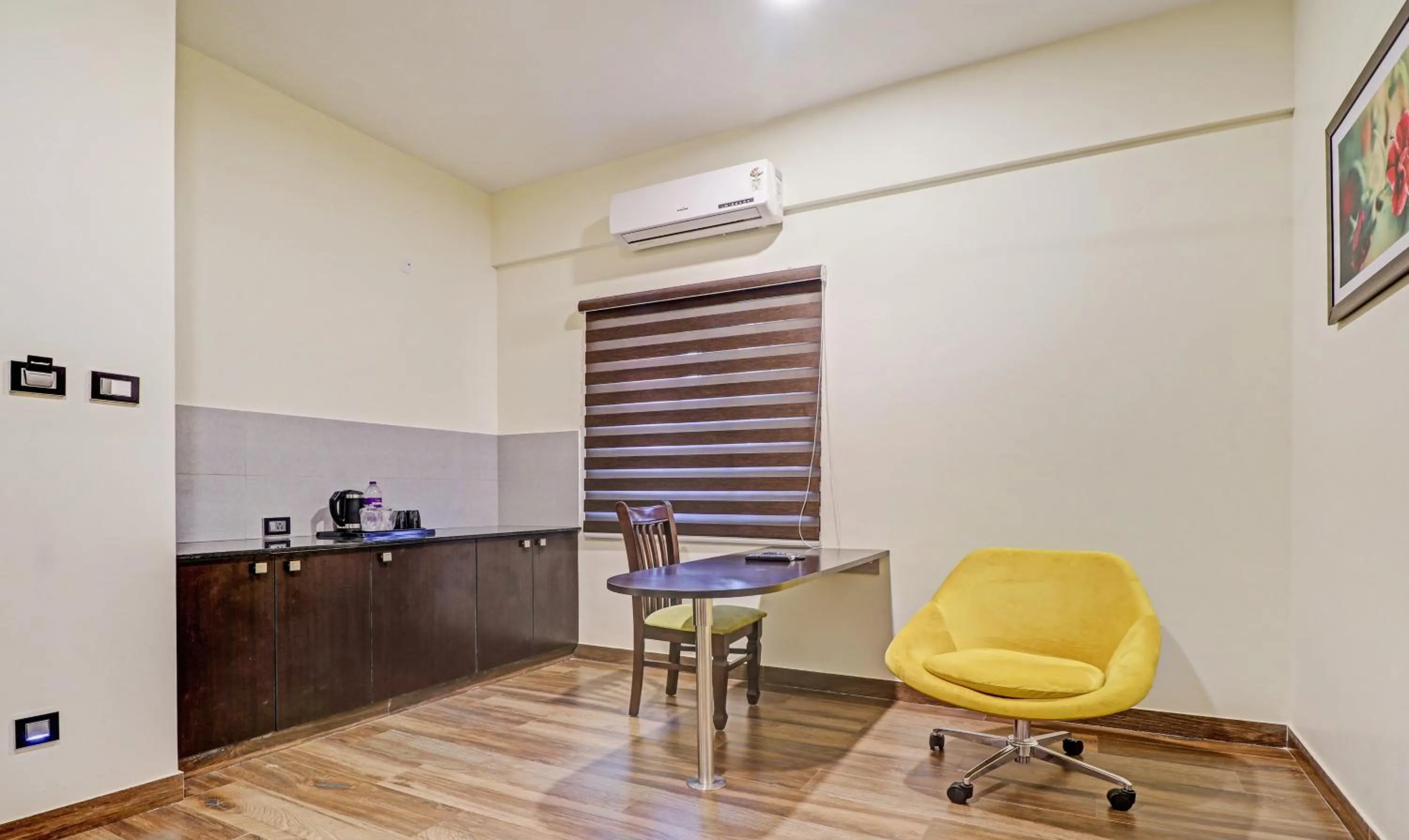 Kitchen or kitchenette in Treebo Premium Raj Vista Global Village