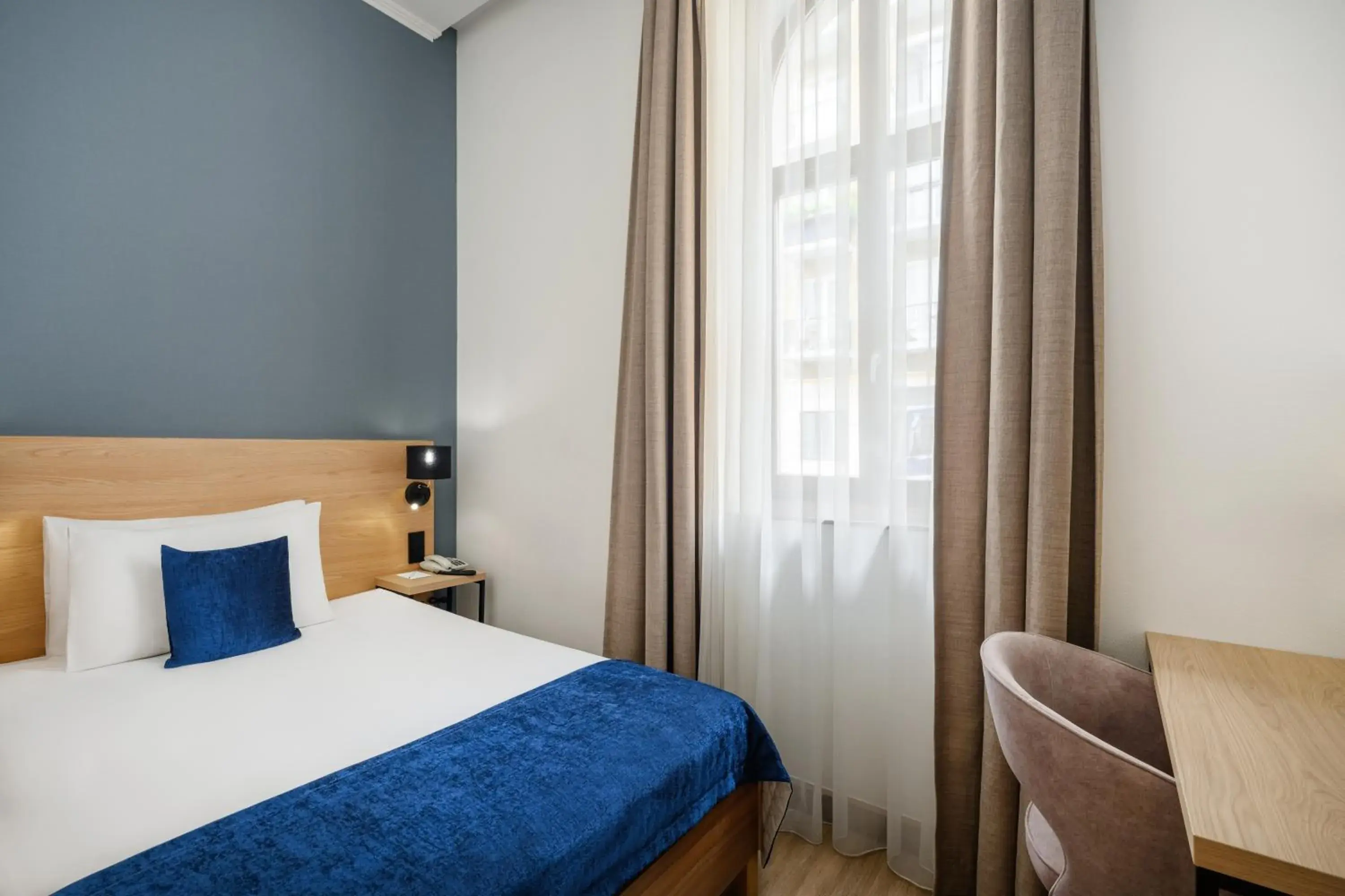 Comfort Single Room in Hotel Bristol Budapest Comfort Single Room in Hotel Bristol Budapest