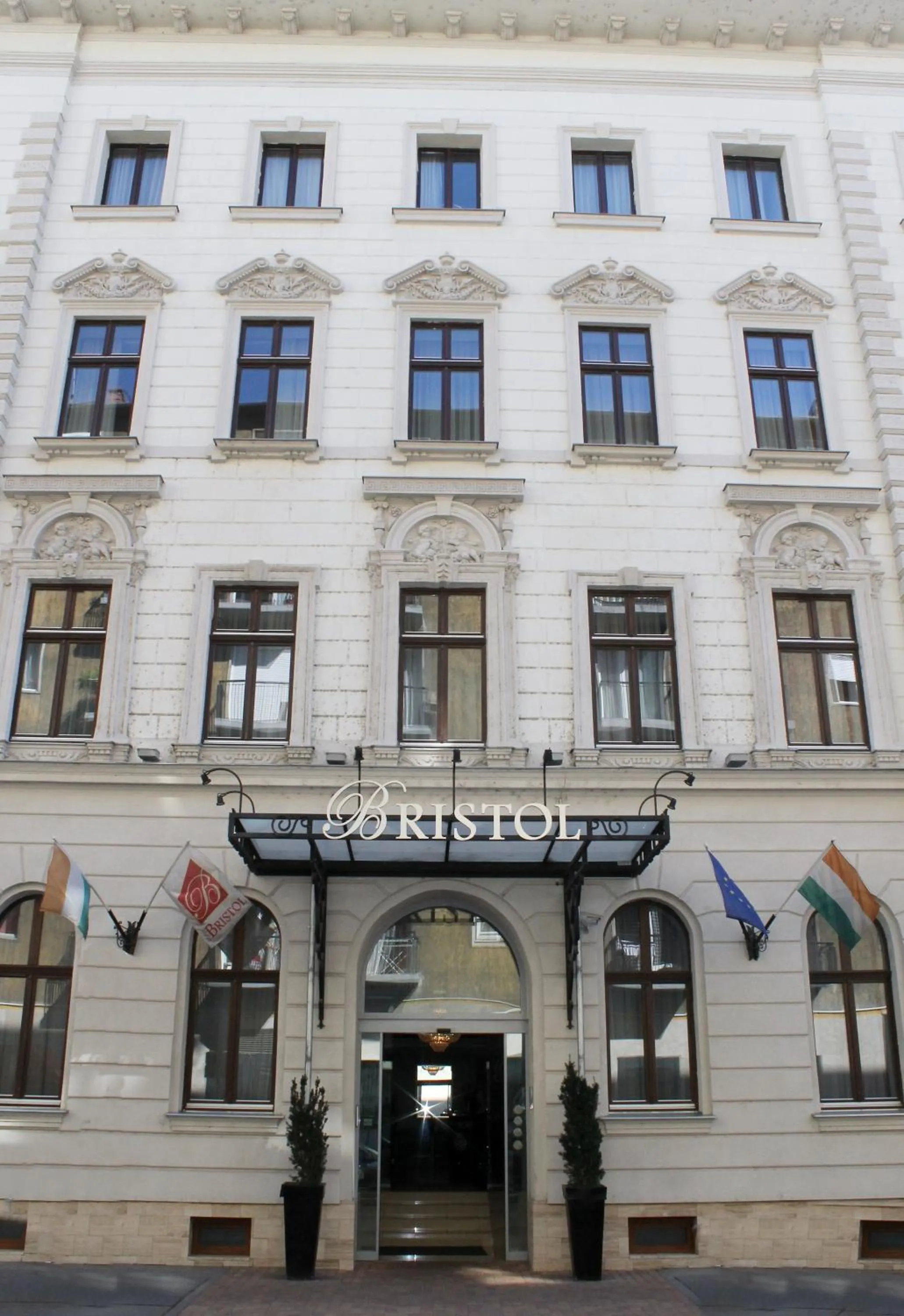 Facade/entrance in Hotel Bristol Budapest