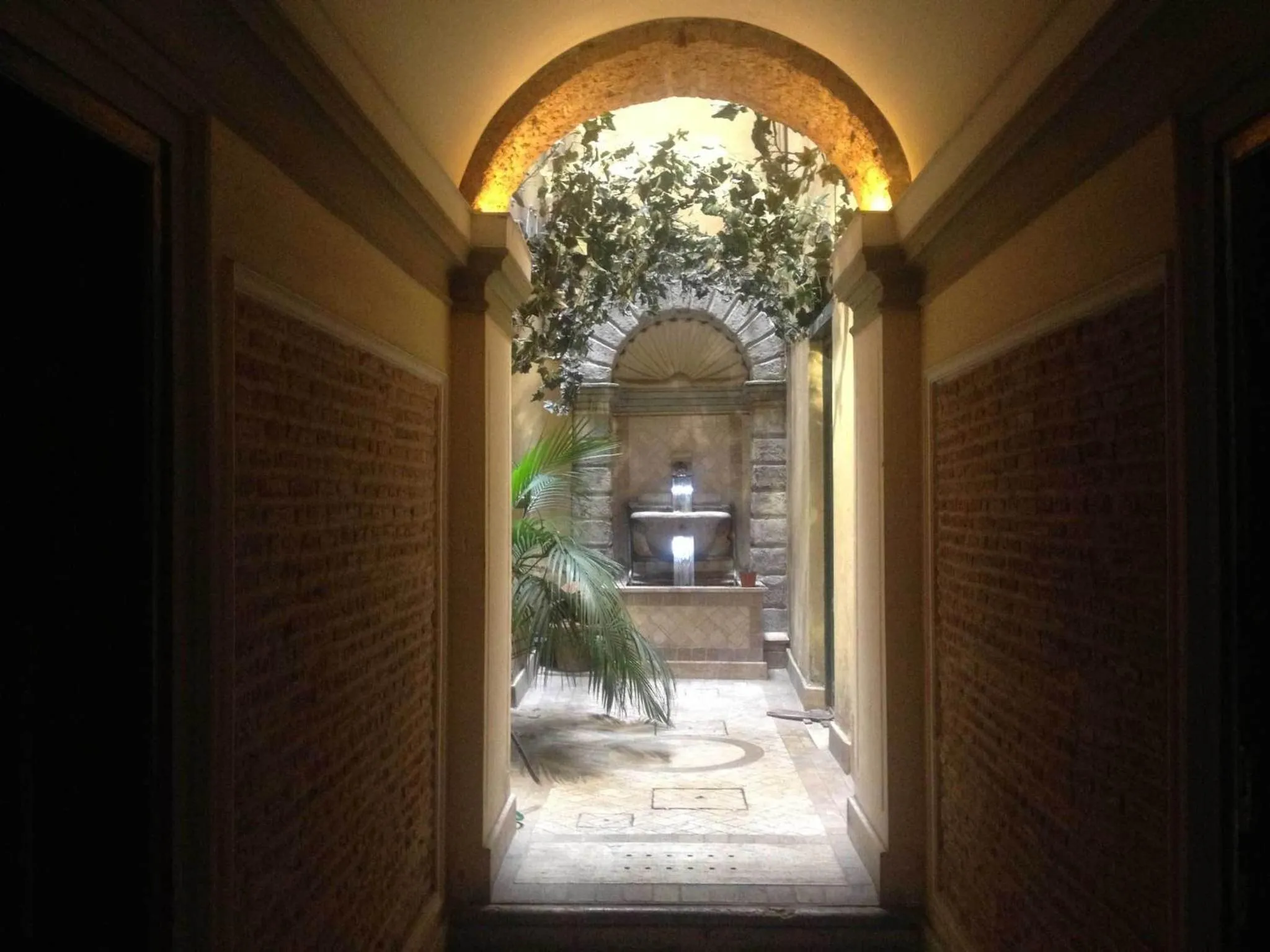 Facade/entrance in Domus Ripetta