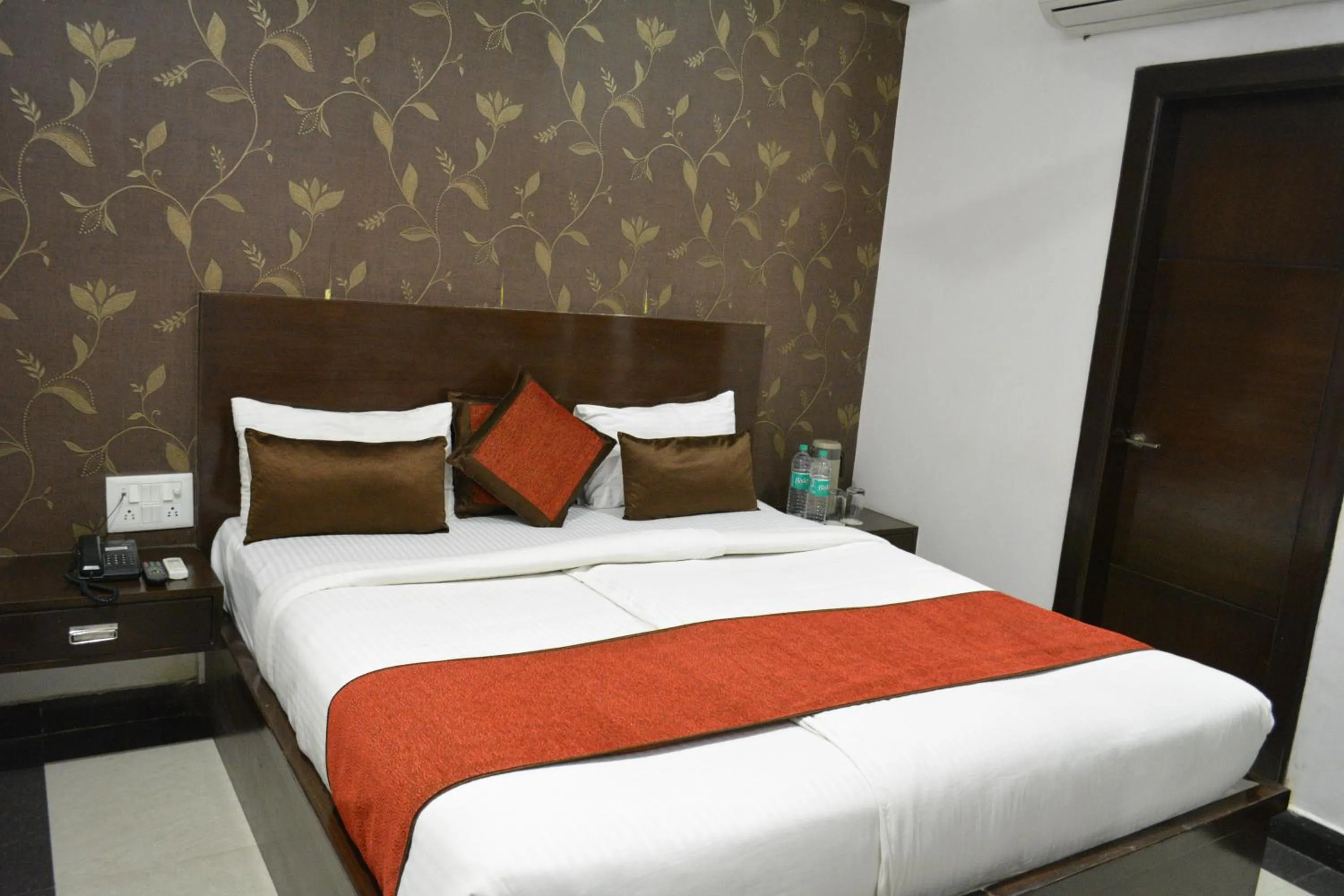 Bed in Hotel Samovar by Goyal Hoteleirs