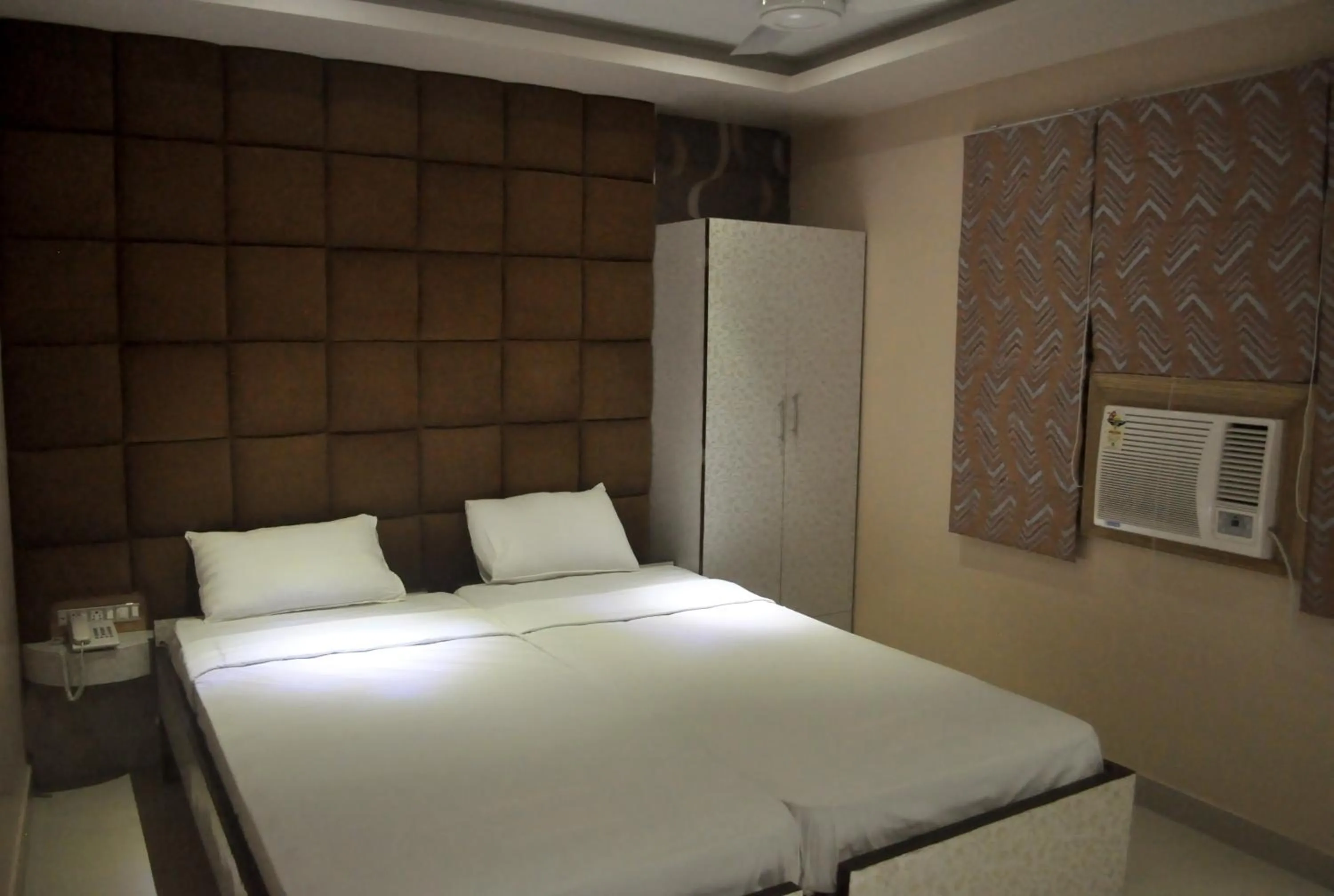 Bed in Hotel Eastern Plaza