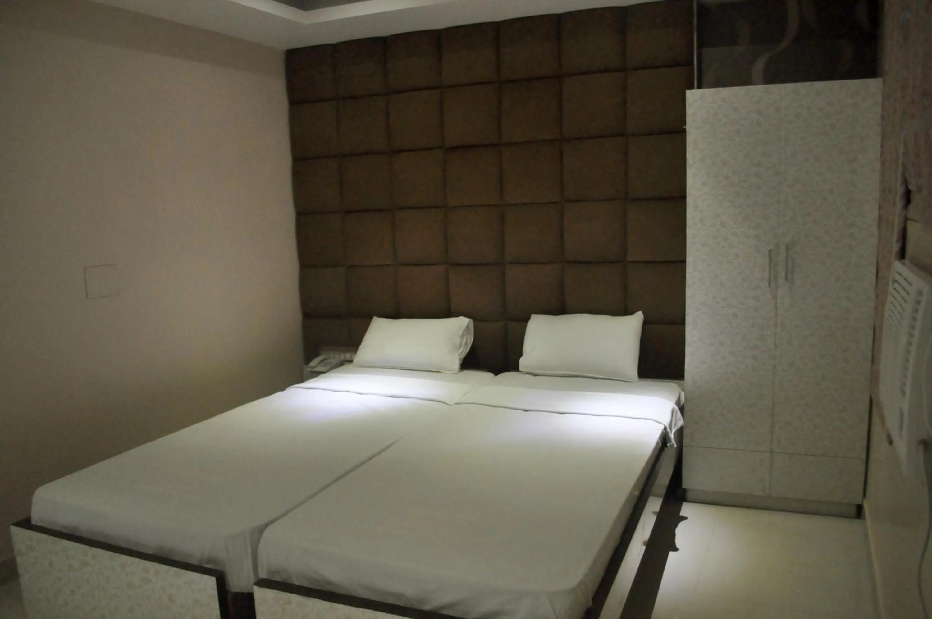 Bed in Hotel Eastern Plaza