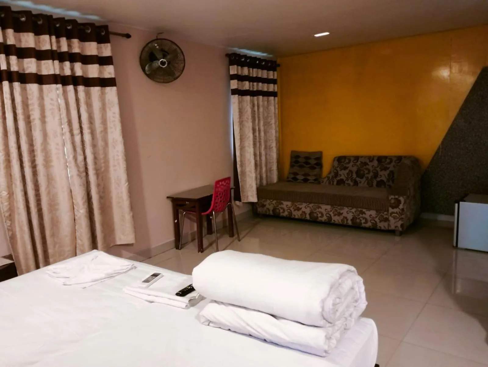 Bedroom, Bed in Hotel Eastern Plaza