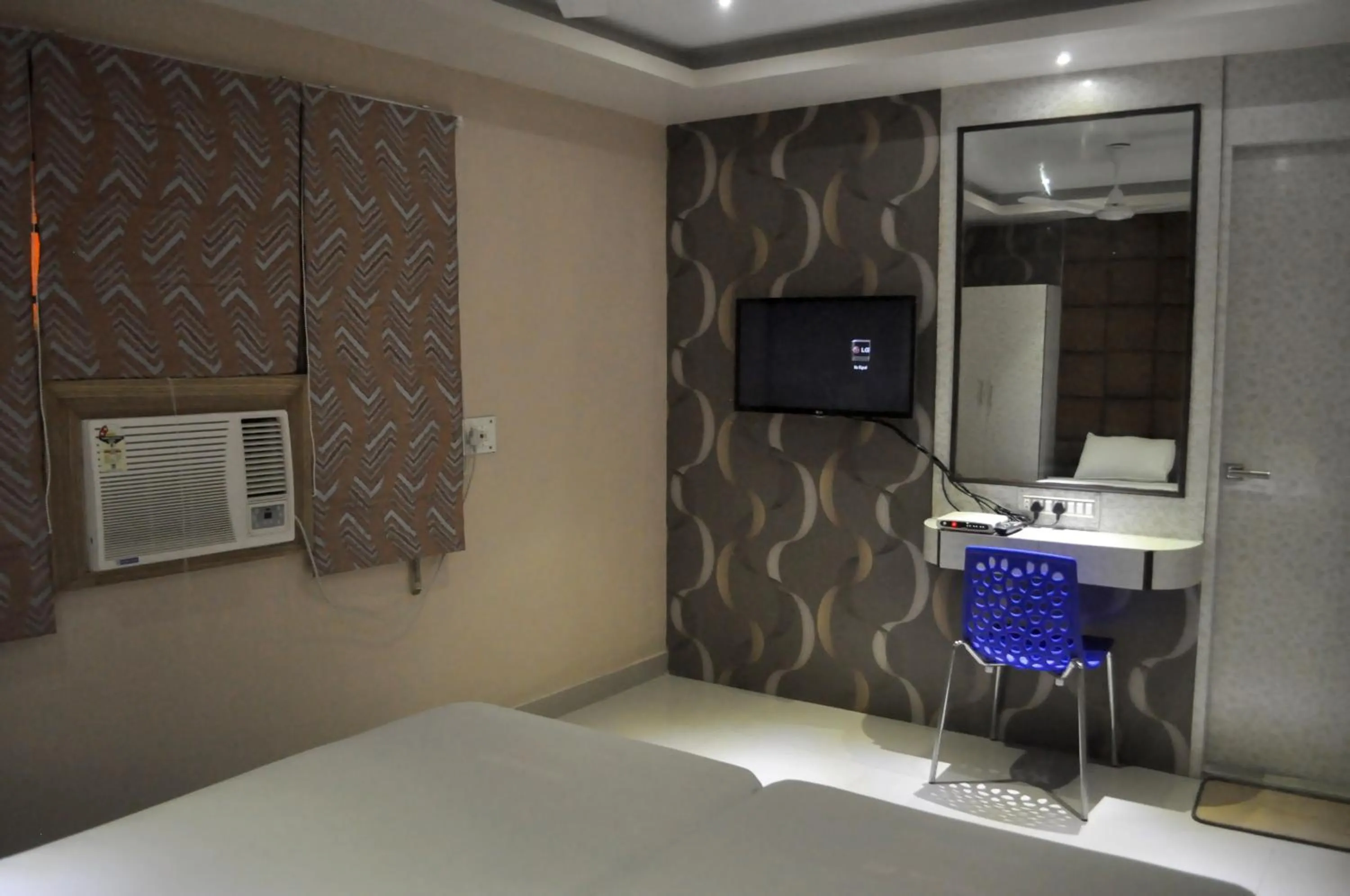 Bed in Hotel Eastern Plaza