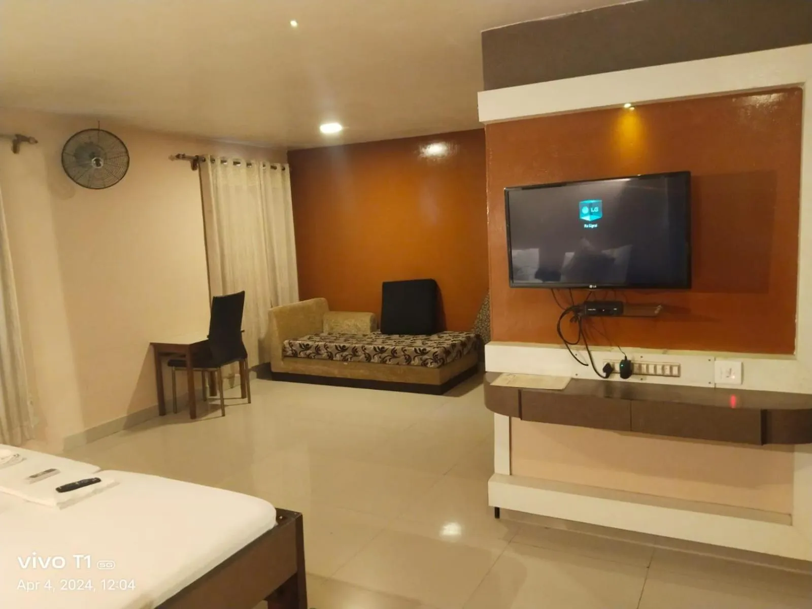 Bedroom in Hotel Eastern Plaza