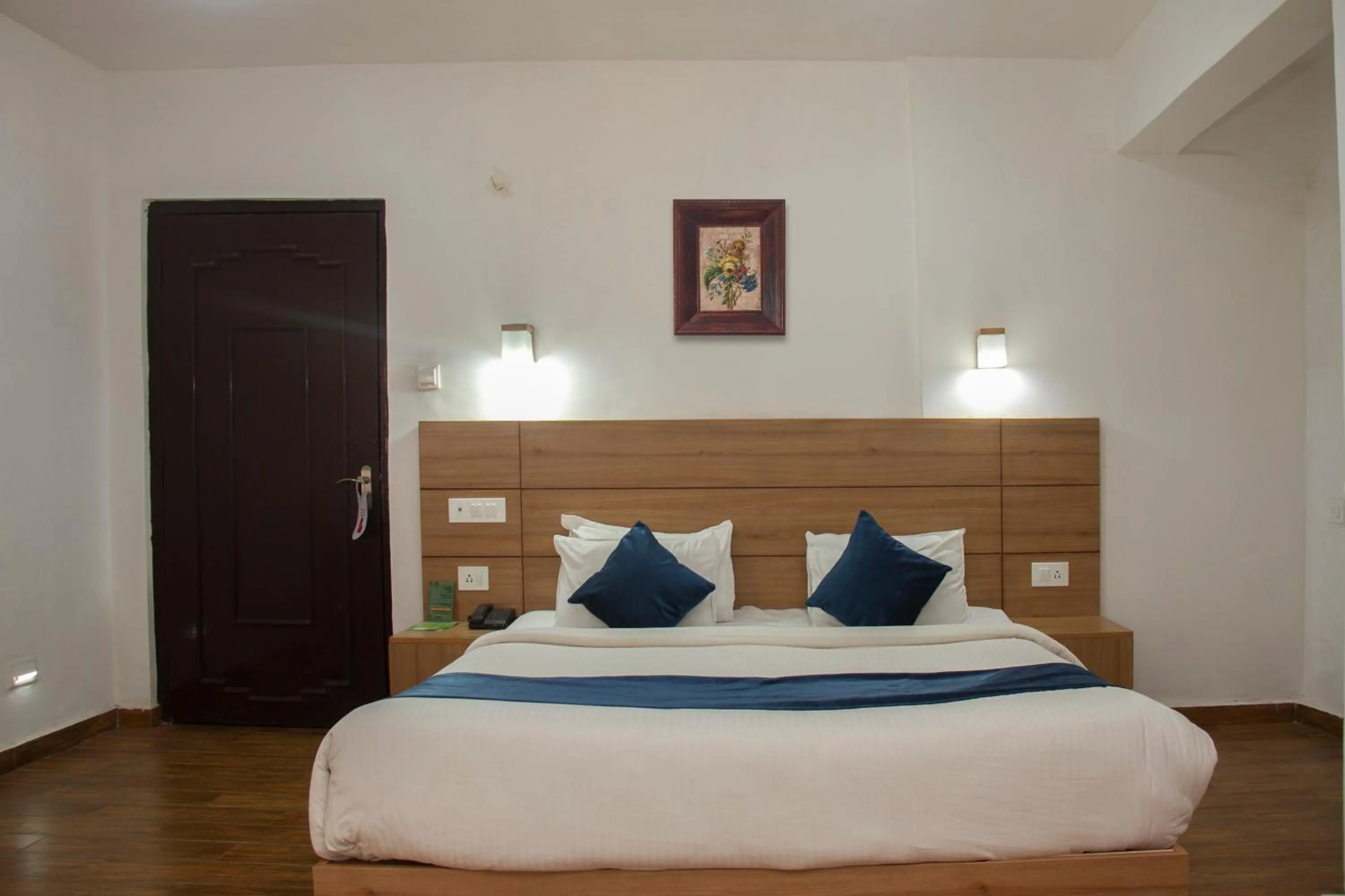 Bed in Central Heritage Resort & Spa Formerly Fortune ITC Resort