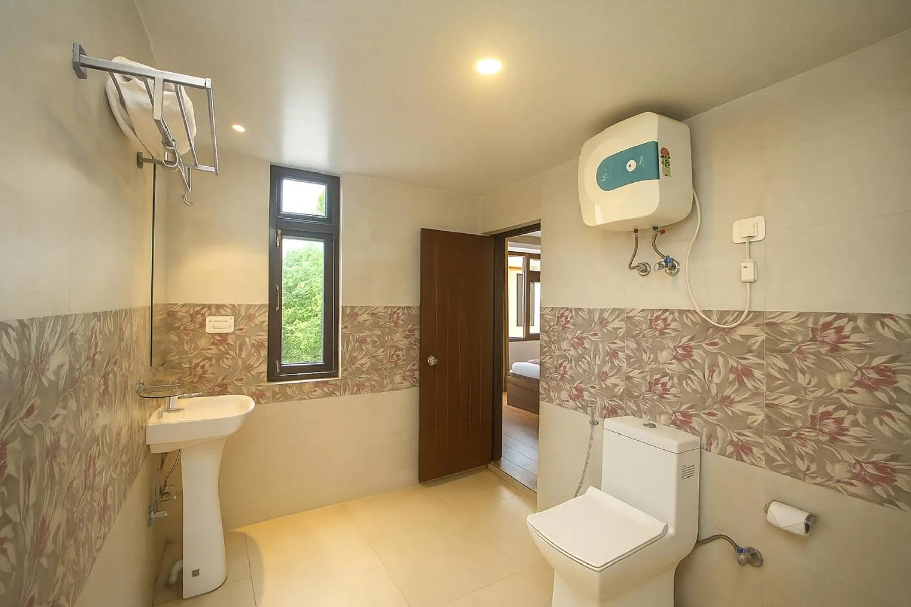 Shower in Central Heritage Resort & Spa Formerly Fortune ITC Resort