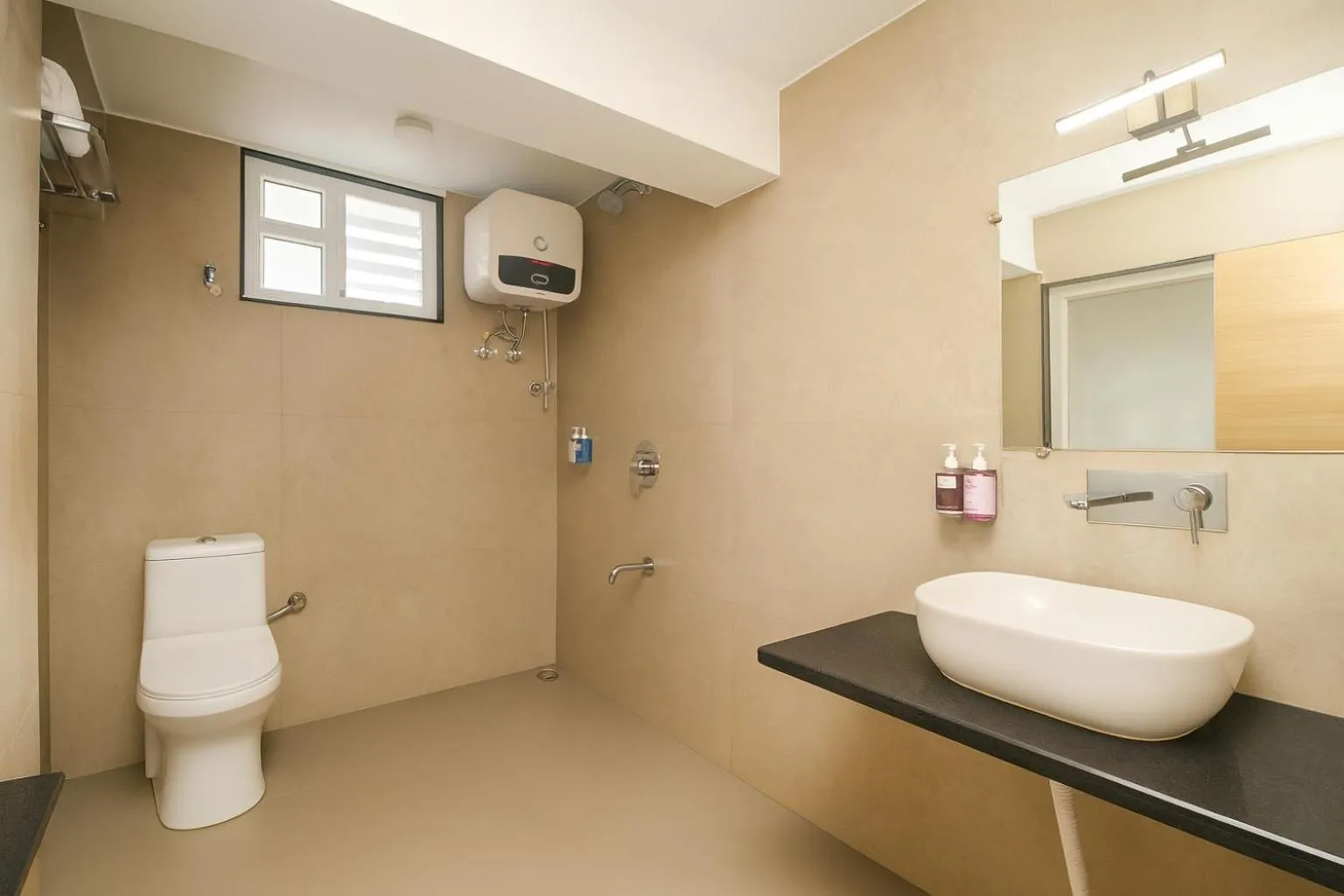 Shower in Central Heritage Resort & Spa Formerly Fortune ITC Resort