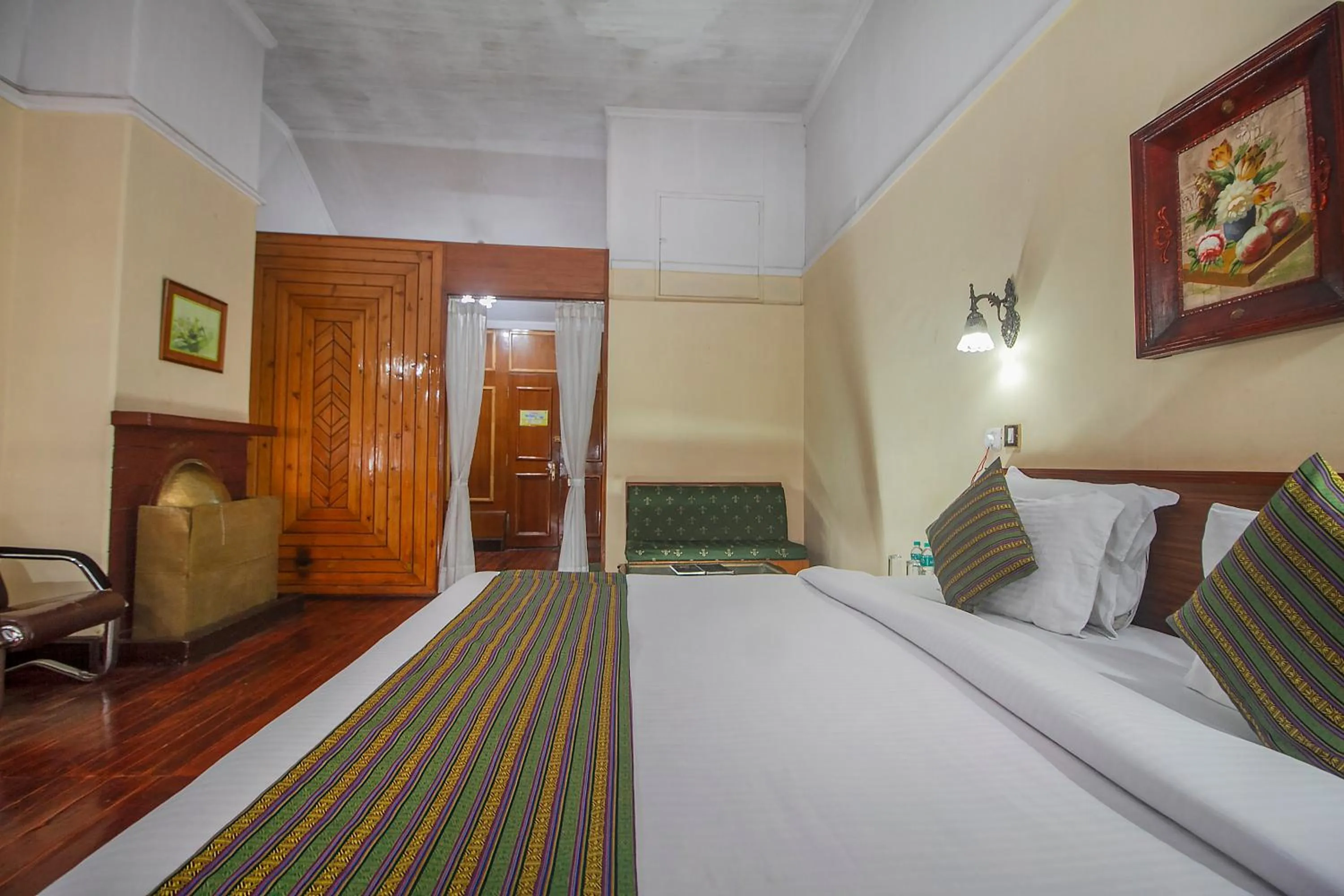 Bed in Central Heritage Resort & Spa Formerly Fortune ITC Resort