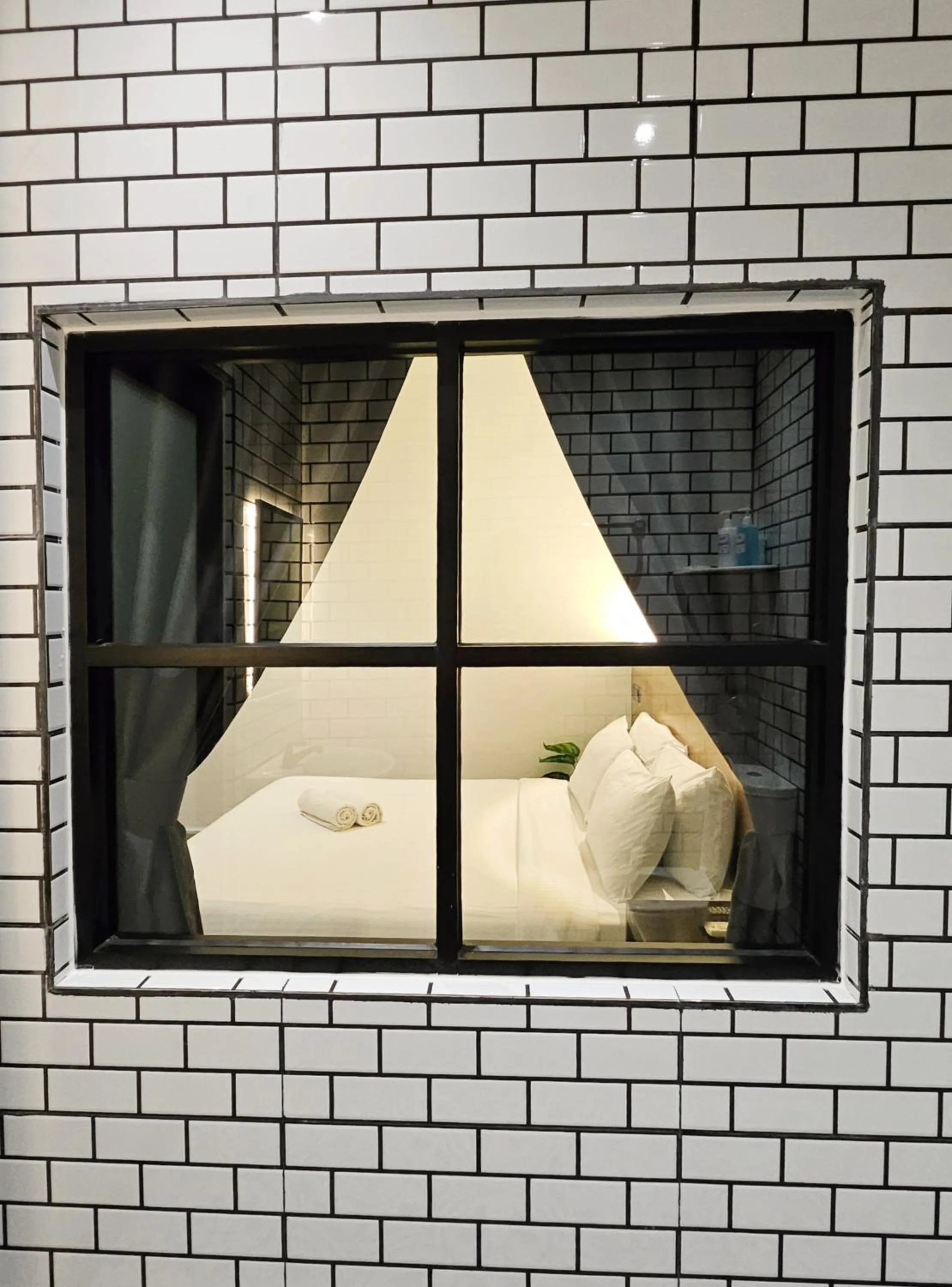 Bedroom, Bed in Georgetown Inn by Sky Hive