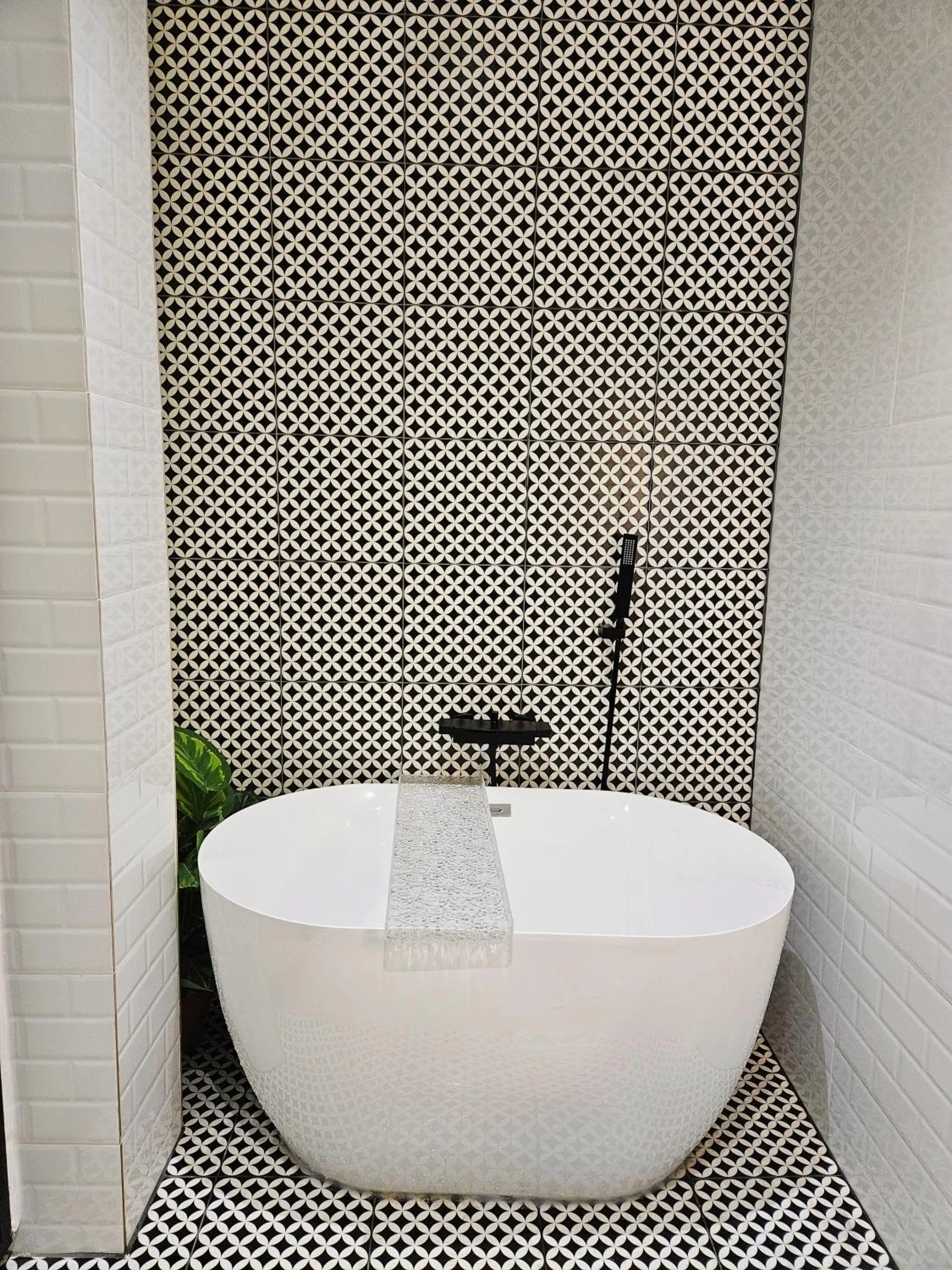 Bathroom in Georgetown Inn by Sky Hive