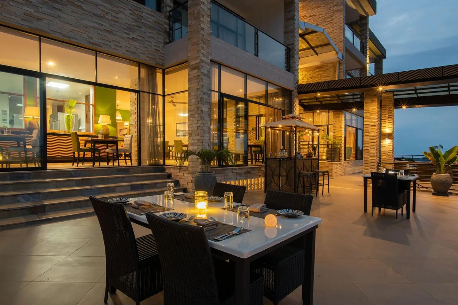 Restaurant/places to eat in CLEO LAKE KIVU HOTEL