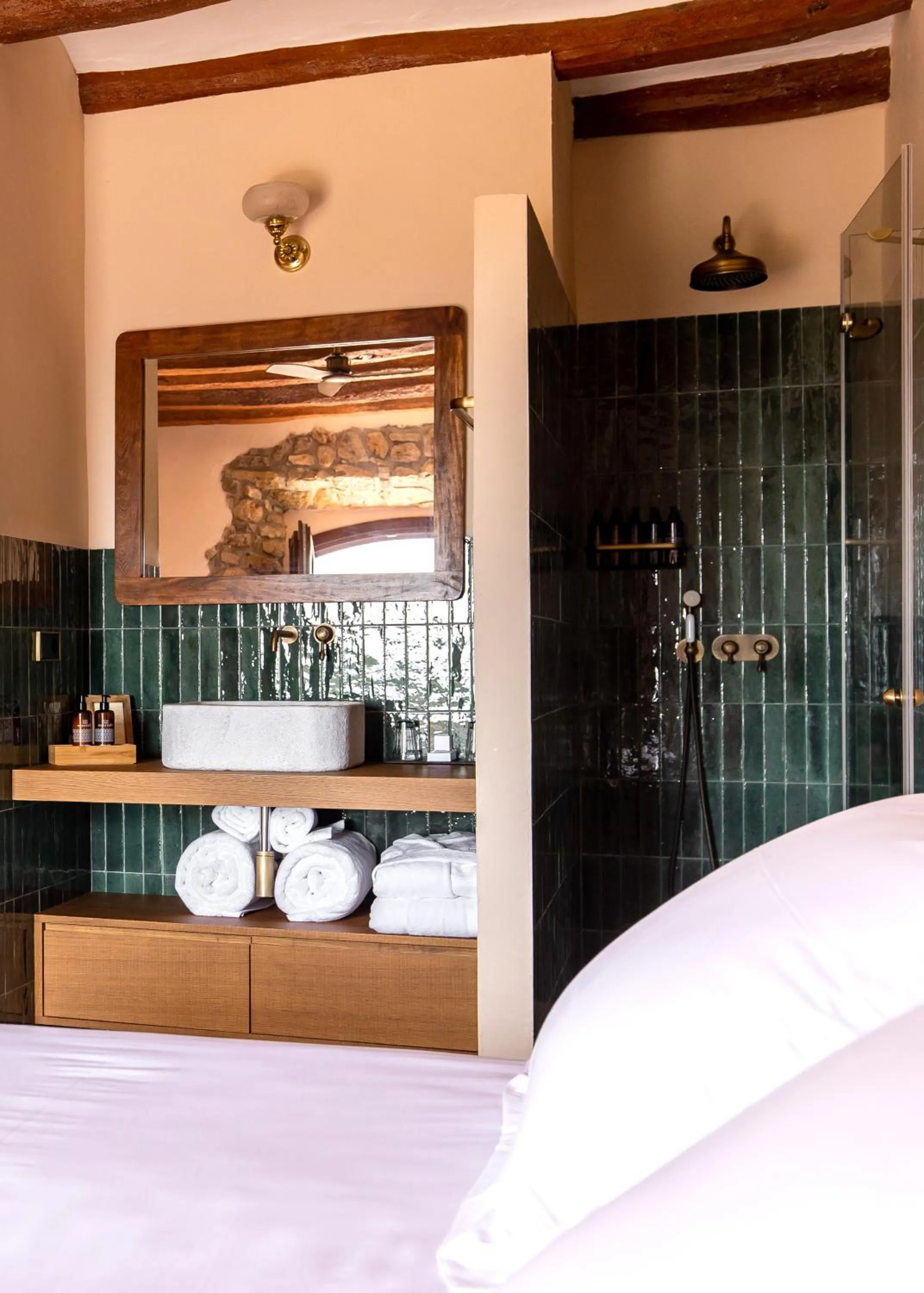 Bed in Hotel Montrubí 1771 - Slow Winery Hotel - Adults only