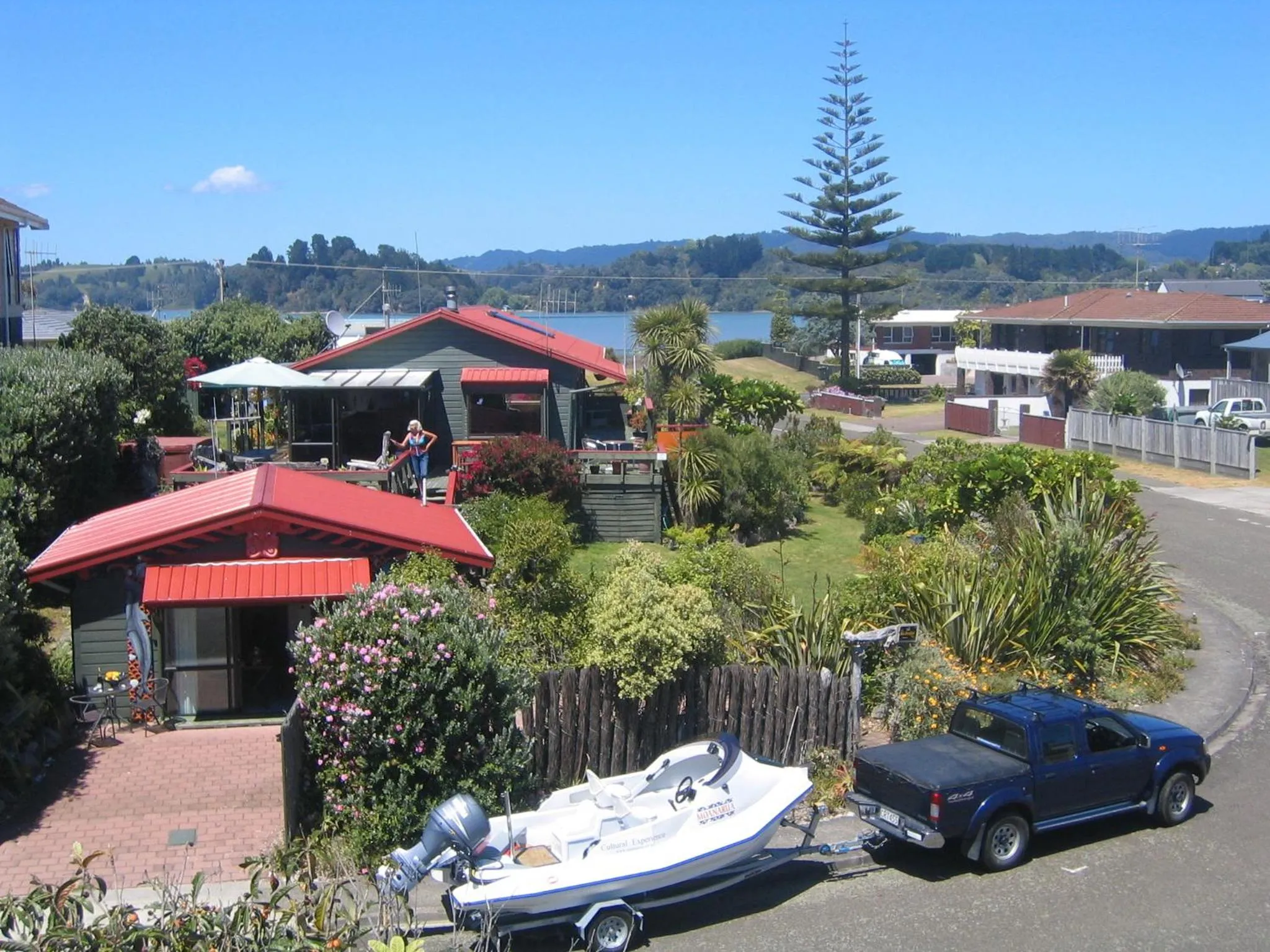 Facade/entrance in Moanarua Beach Cottage