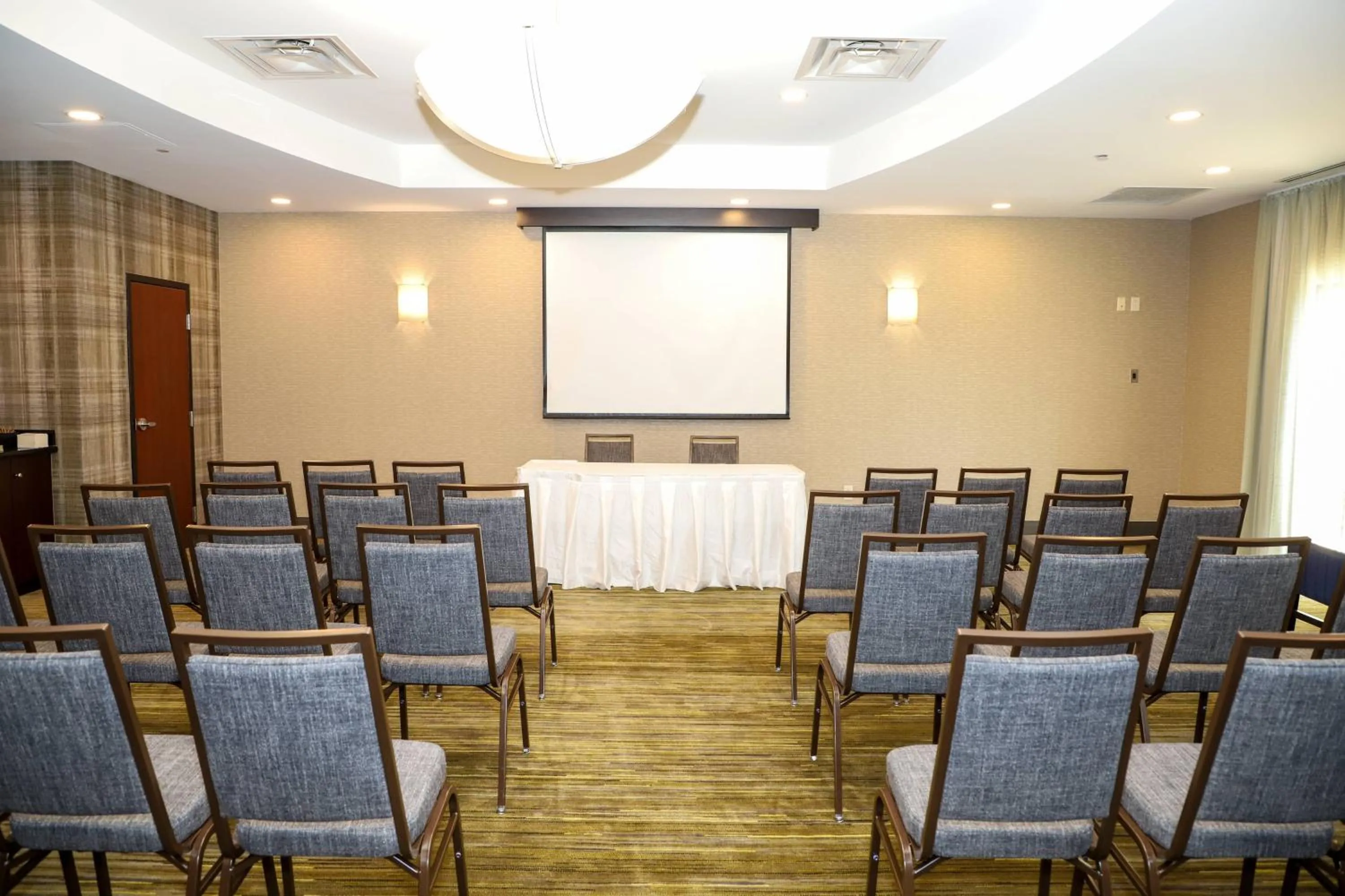 Meeting/conference room in Courtyard by Marriott Toronto Brampton
