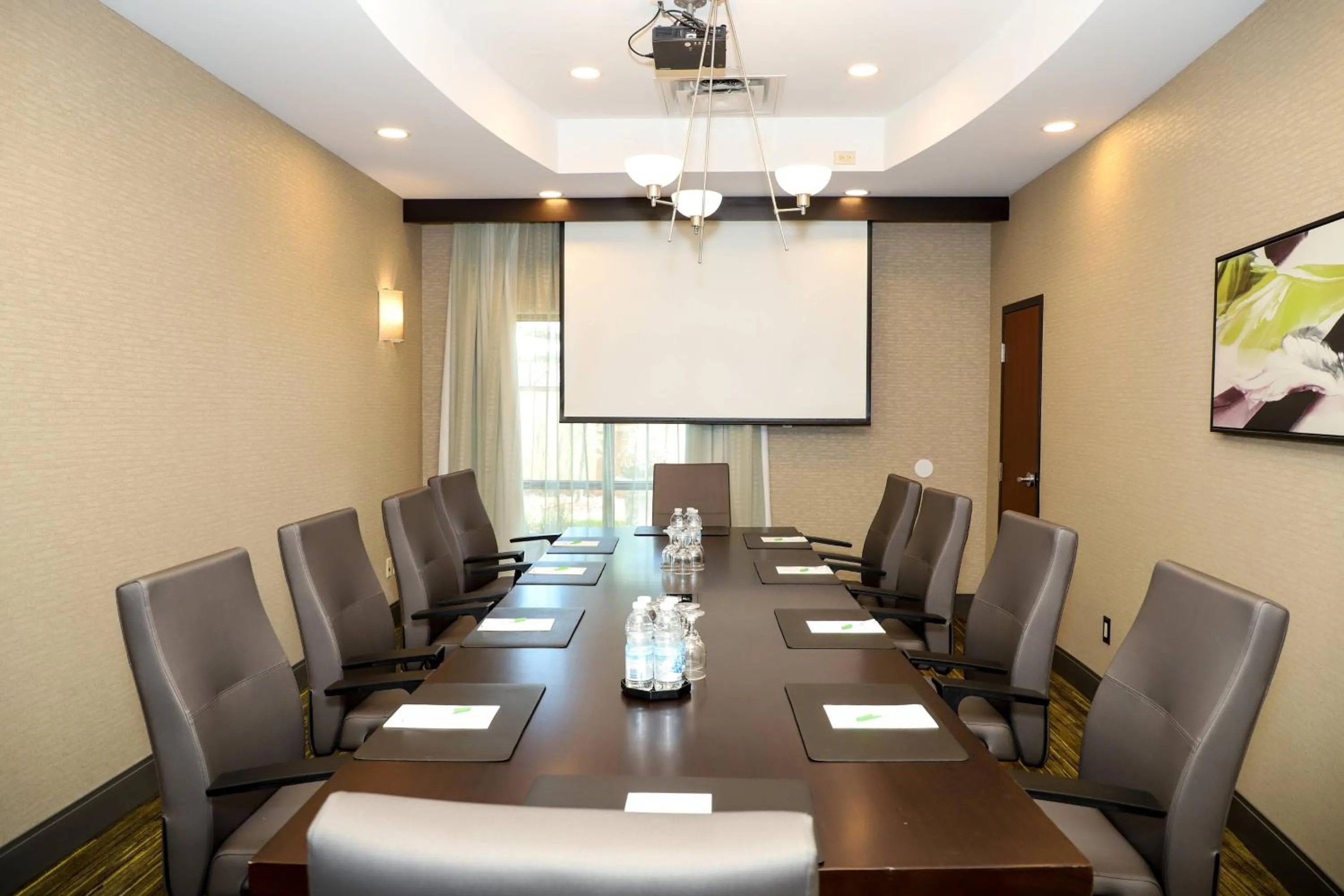 Meeting/conference room in Courtyard by Marriott Toronto Brampton