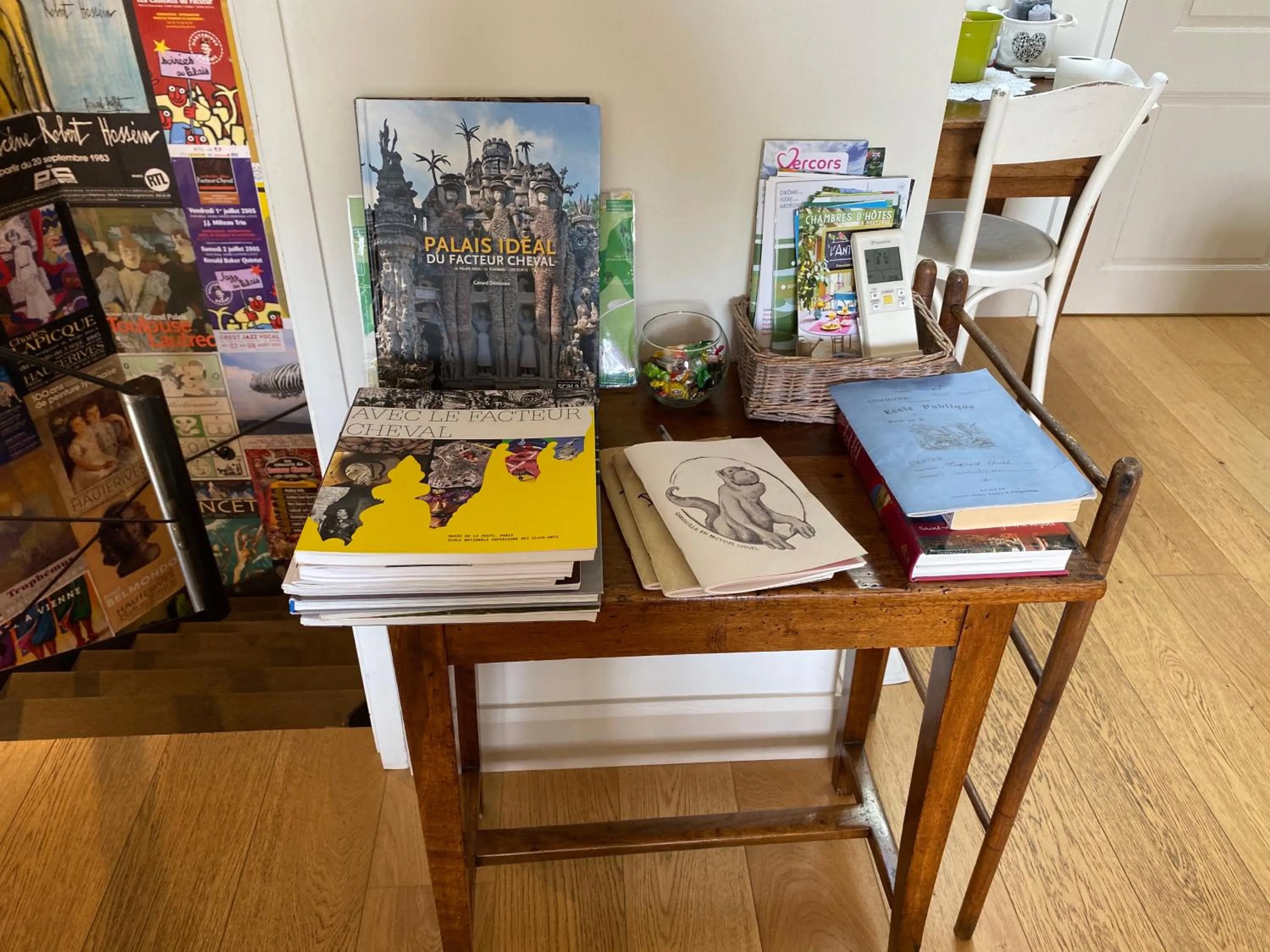 Activities in Chez L'Antiquaire