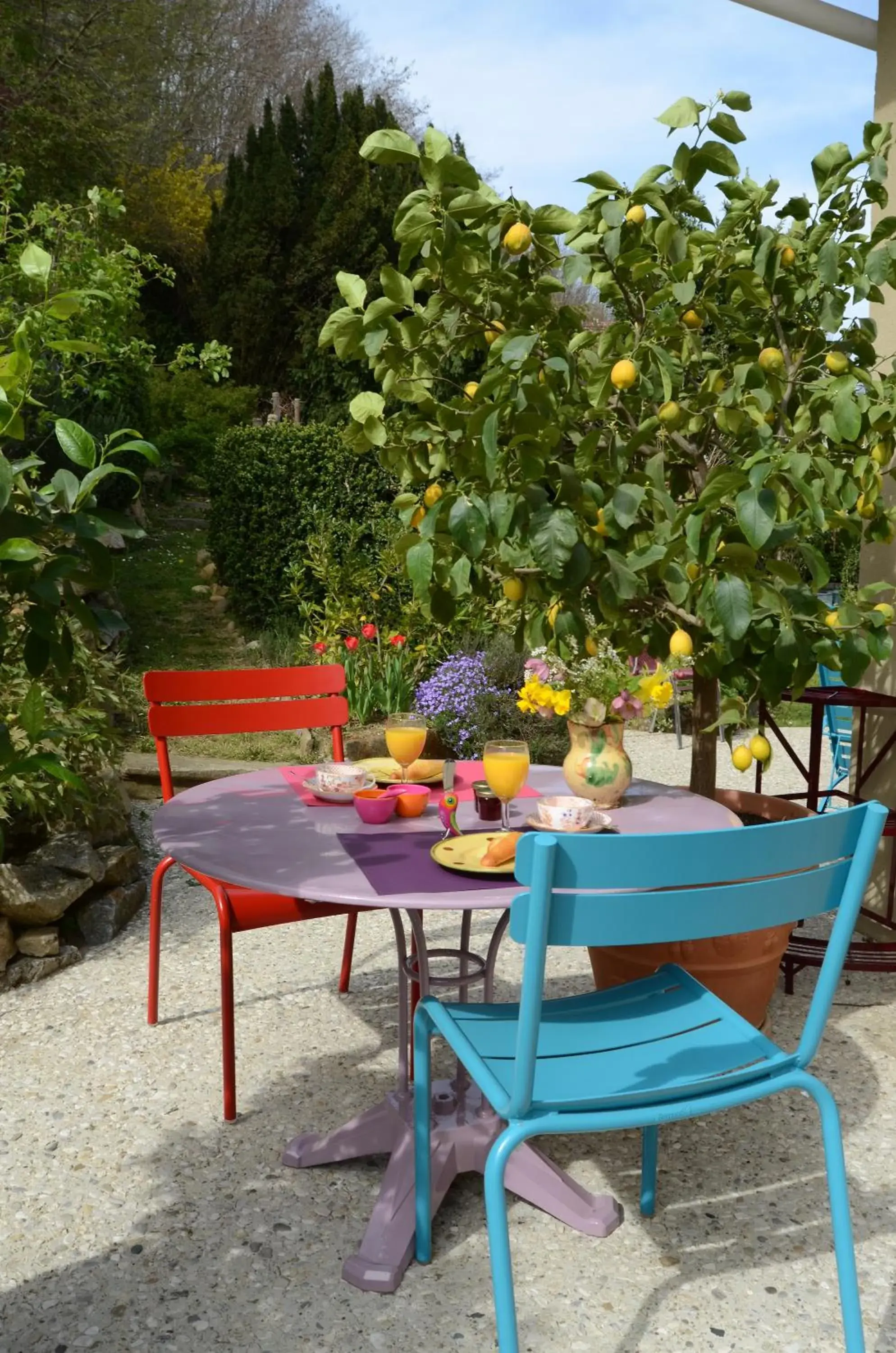 Chez L'Antiquaire Chez L'Antiquaire