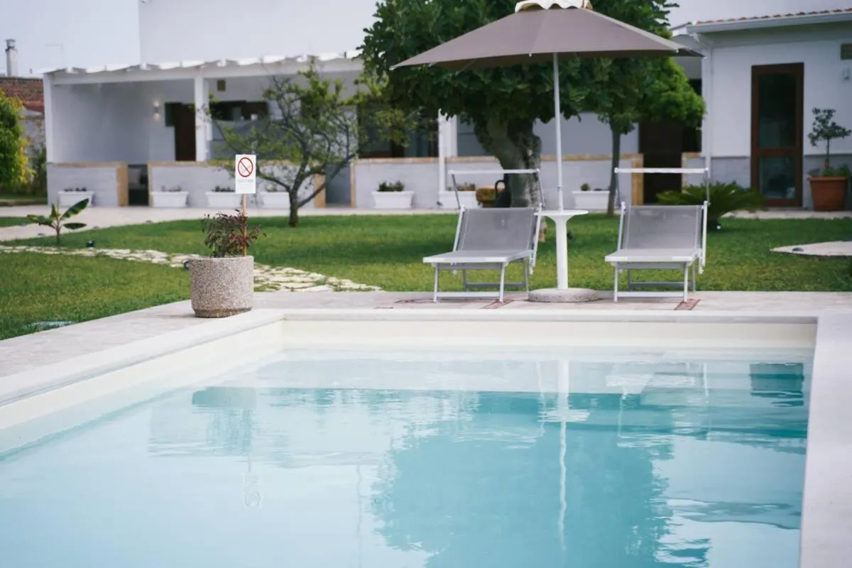 Swimming pool in DIMORA SPACCAMONTI