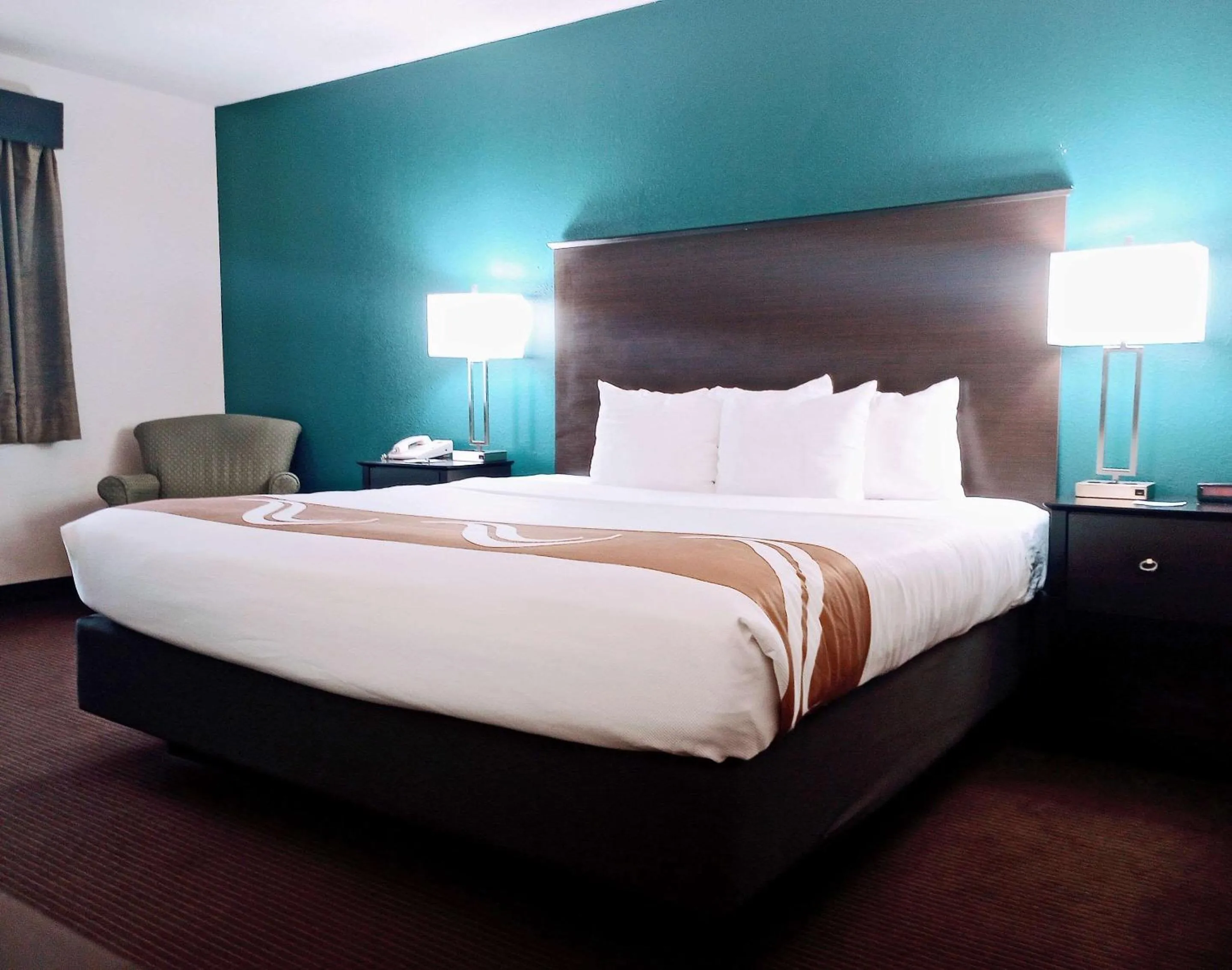 Bedroom, Bed in Quality Inn Atchison