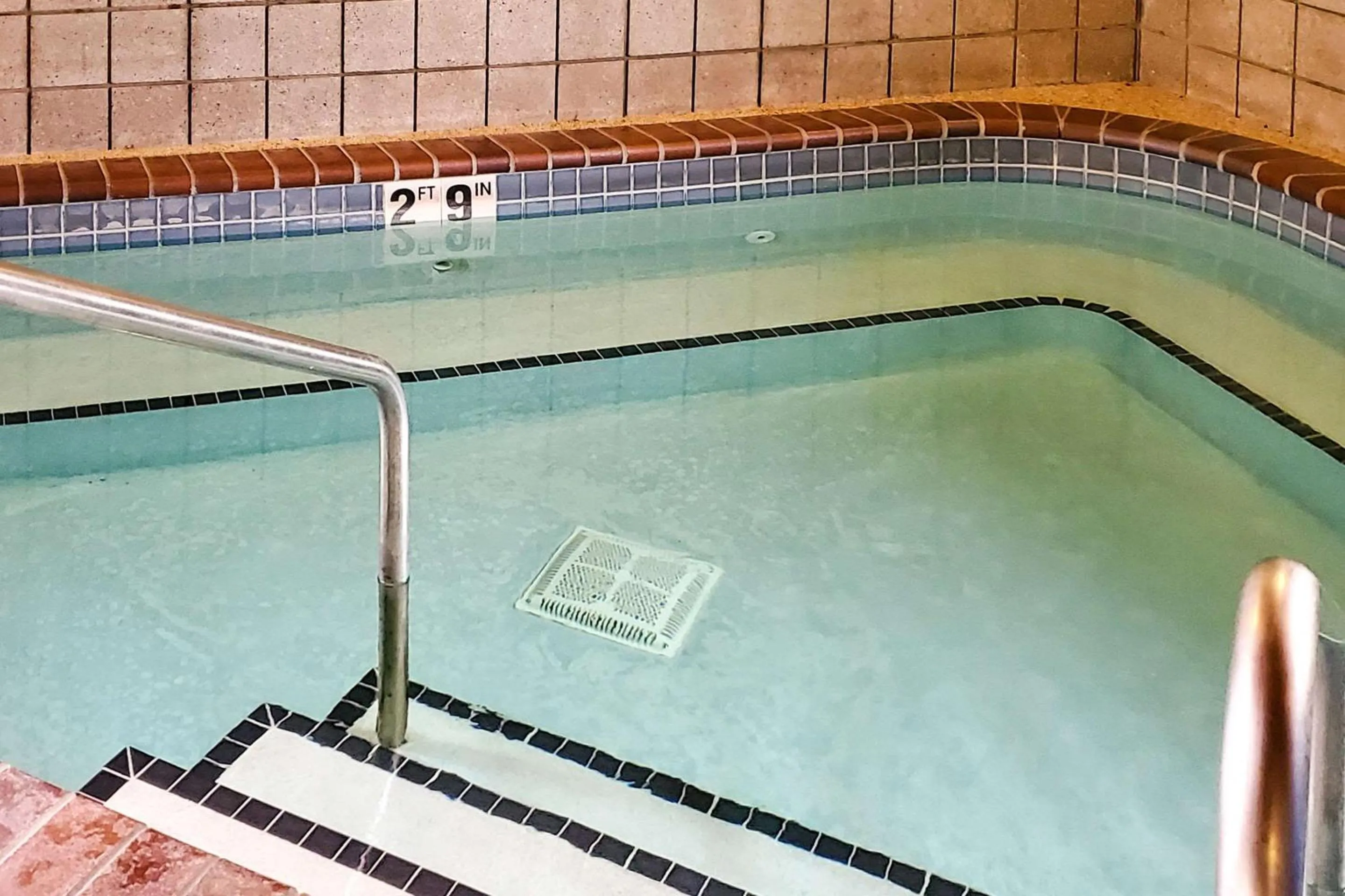 Swimming pool in Quality Inn Atchison