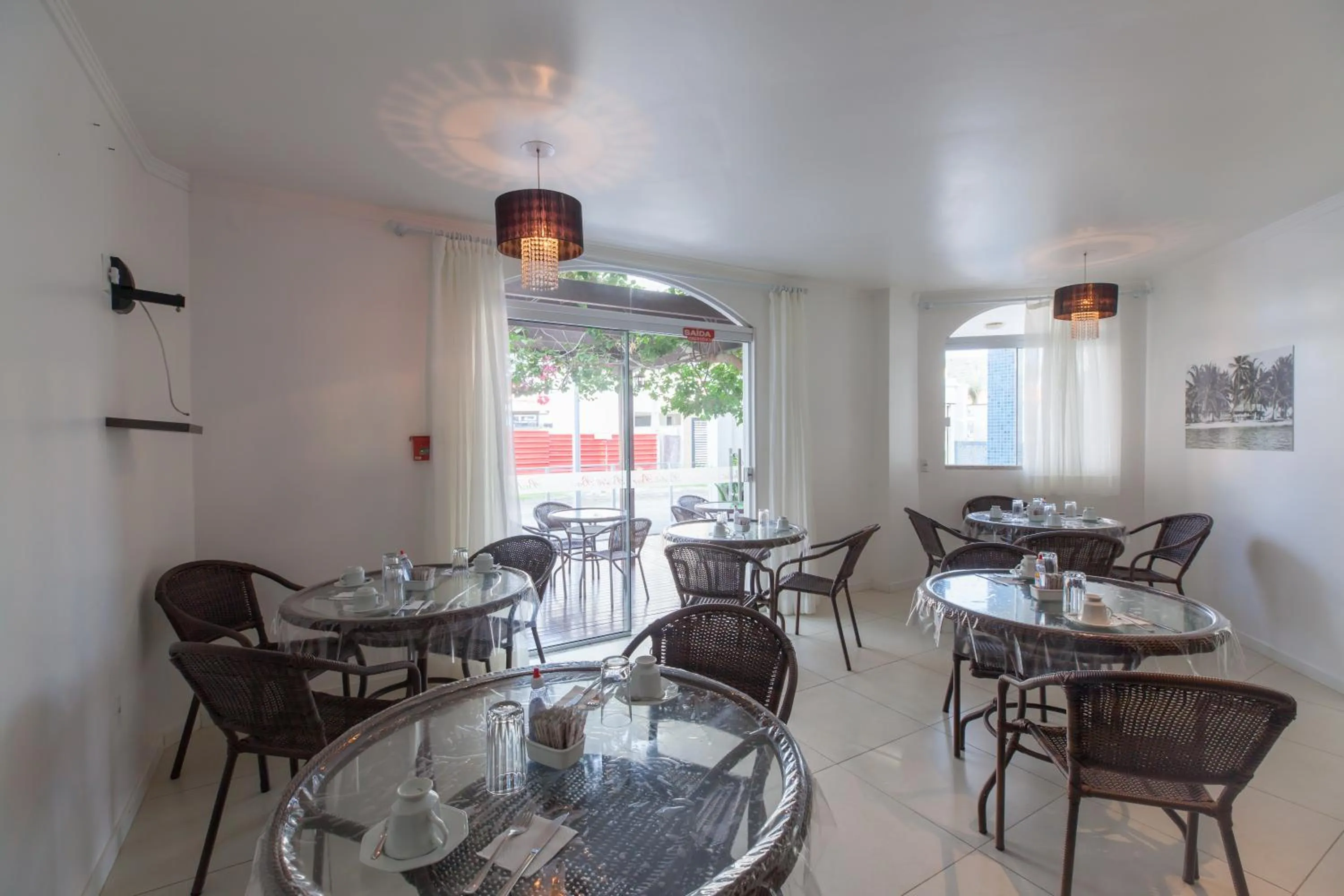 Buffet breakfast in Pousada Oásis de Mariscal