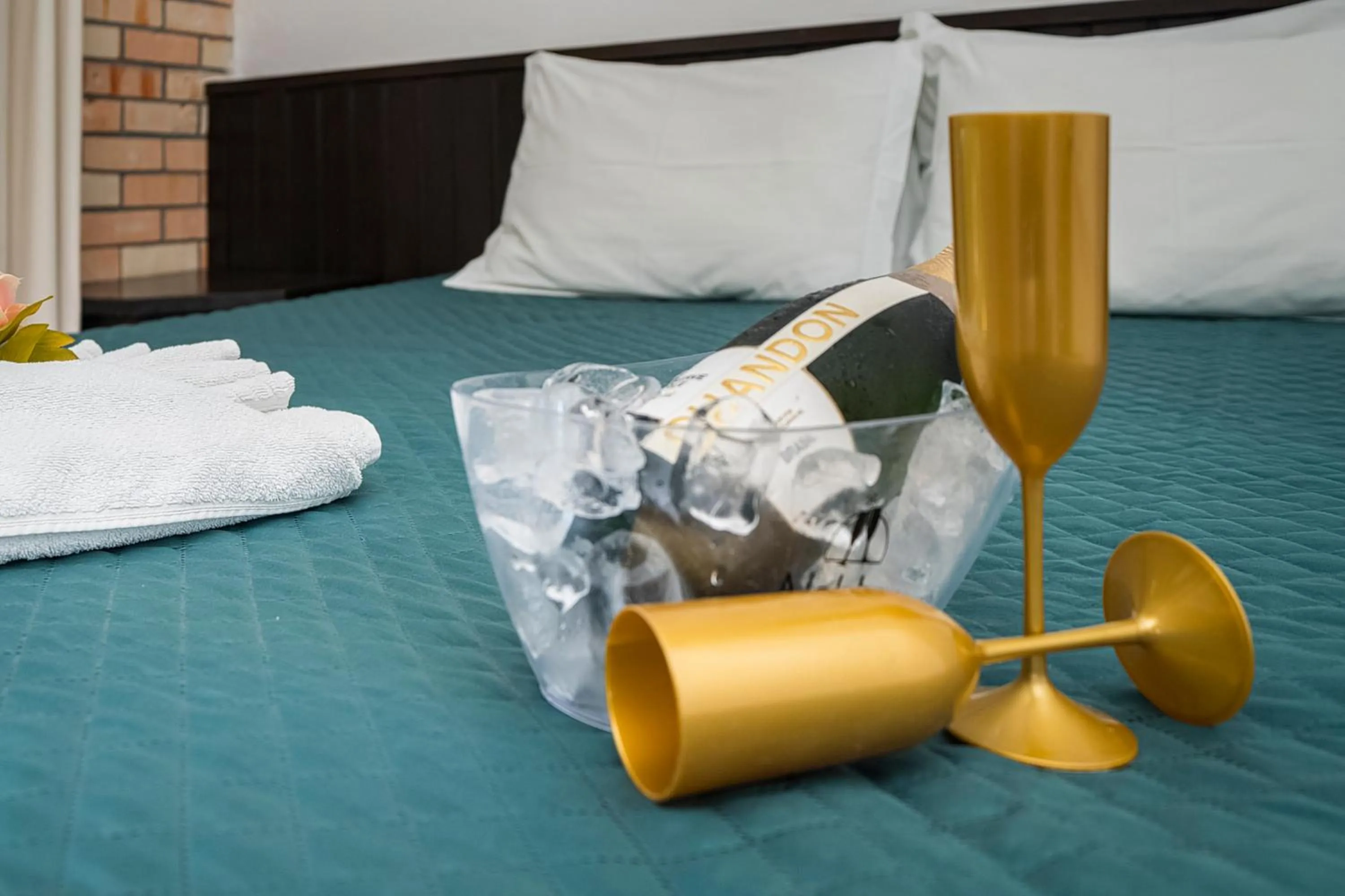 room service, Bed in Pousada Albacora