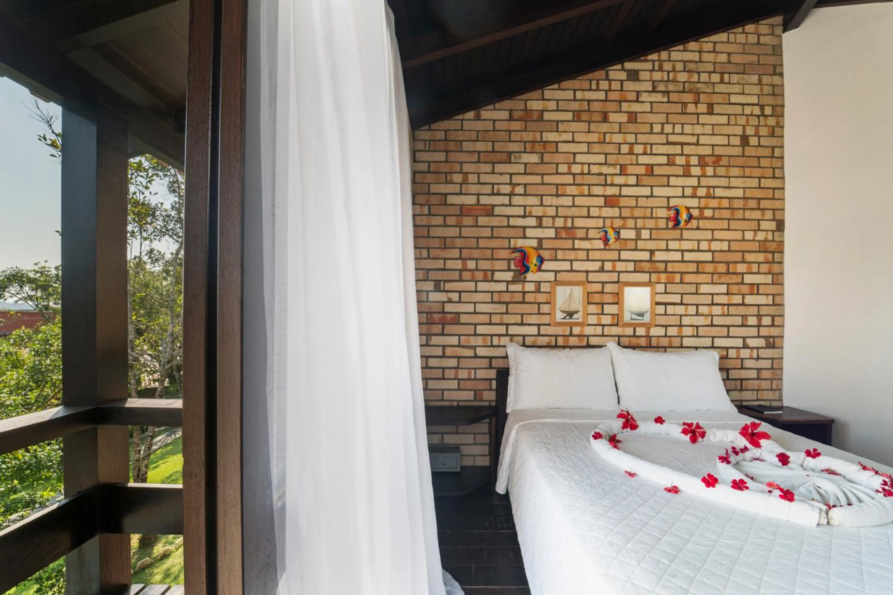 Bed in Pousada Albacora