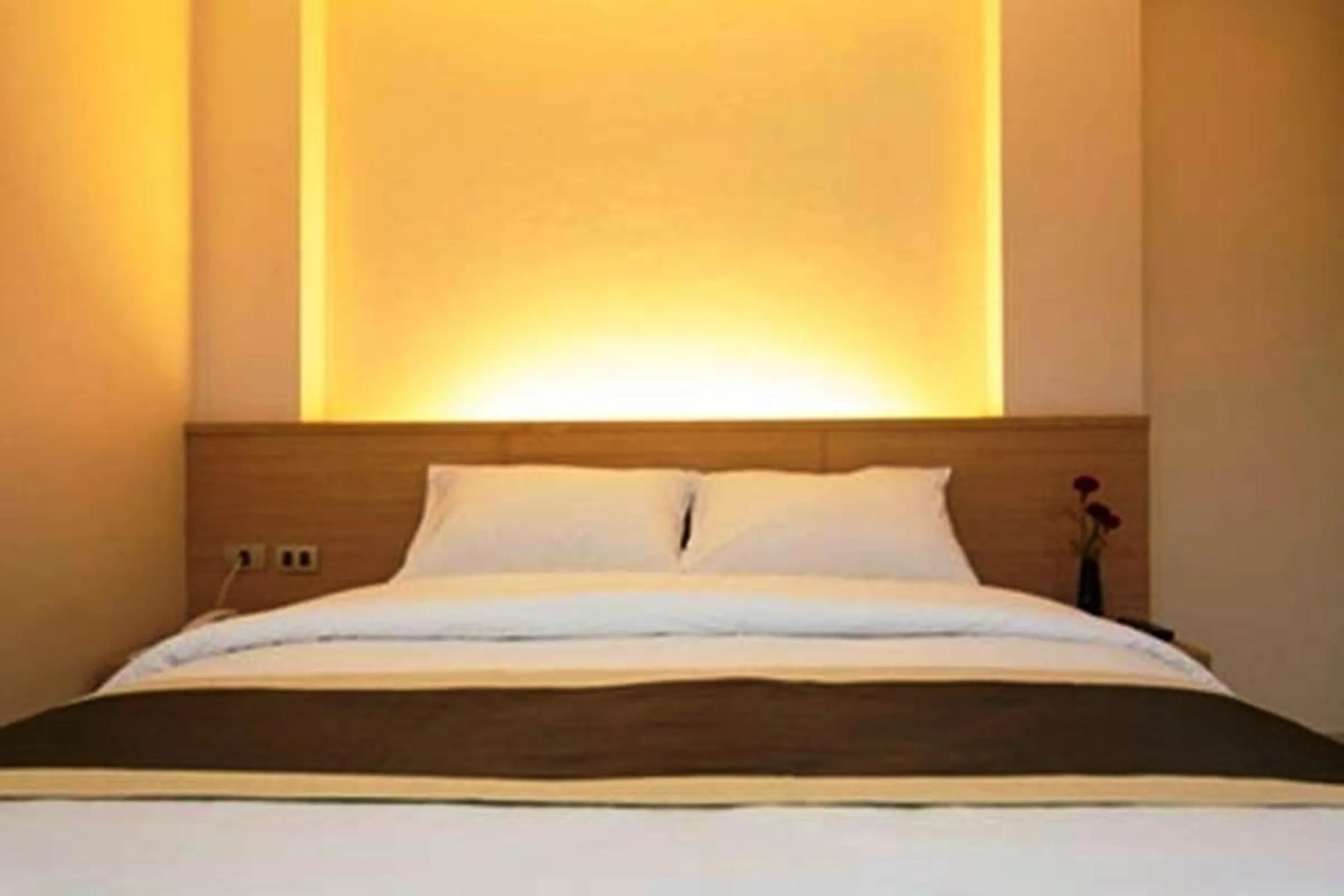 Bed in Gateway Hotel Pratunam