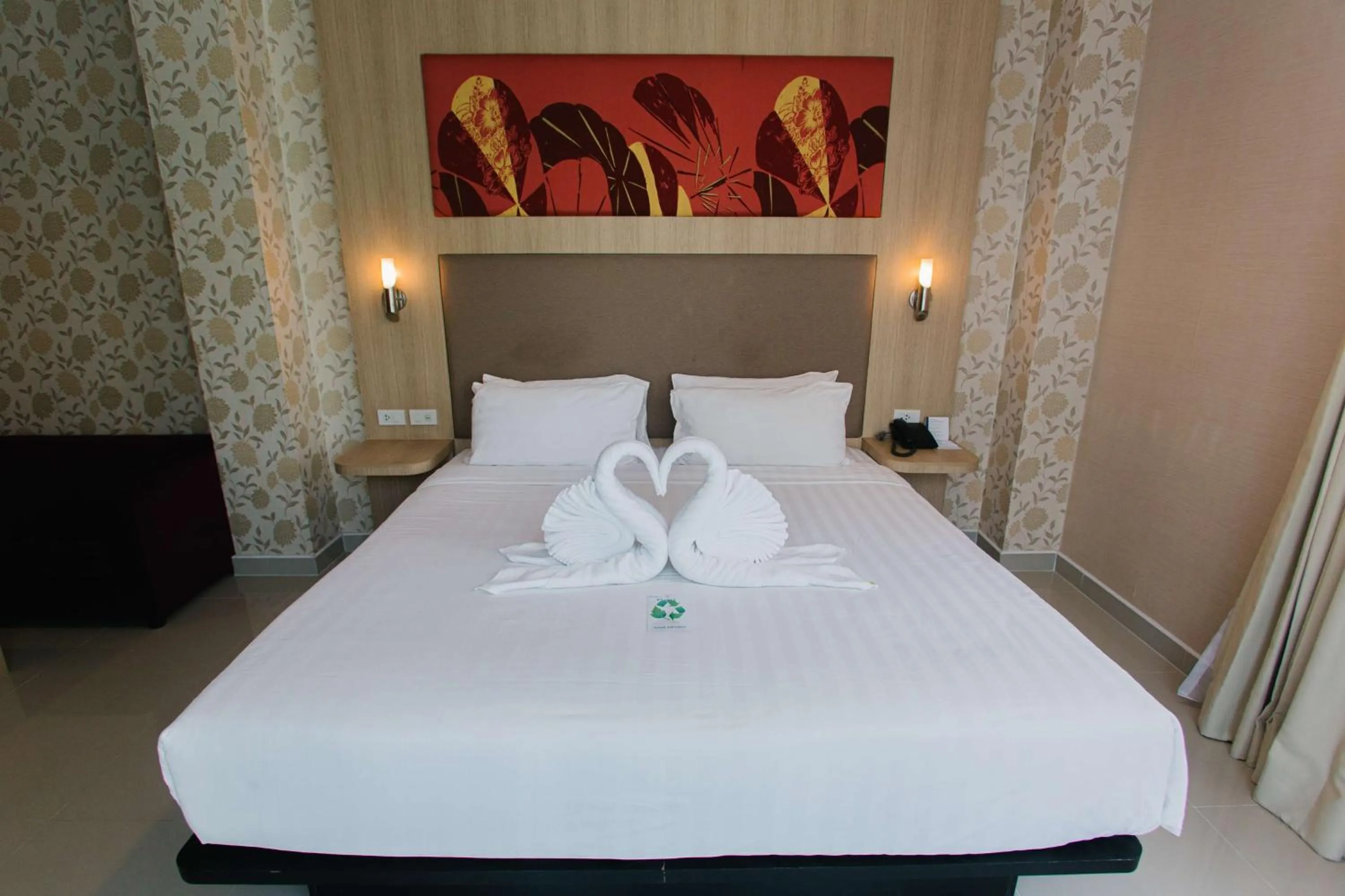 Photo of the whole room, Bed in Best Western Royal Buriram