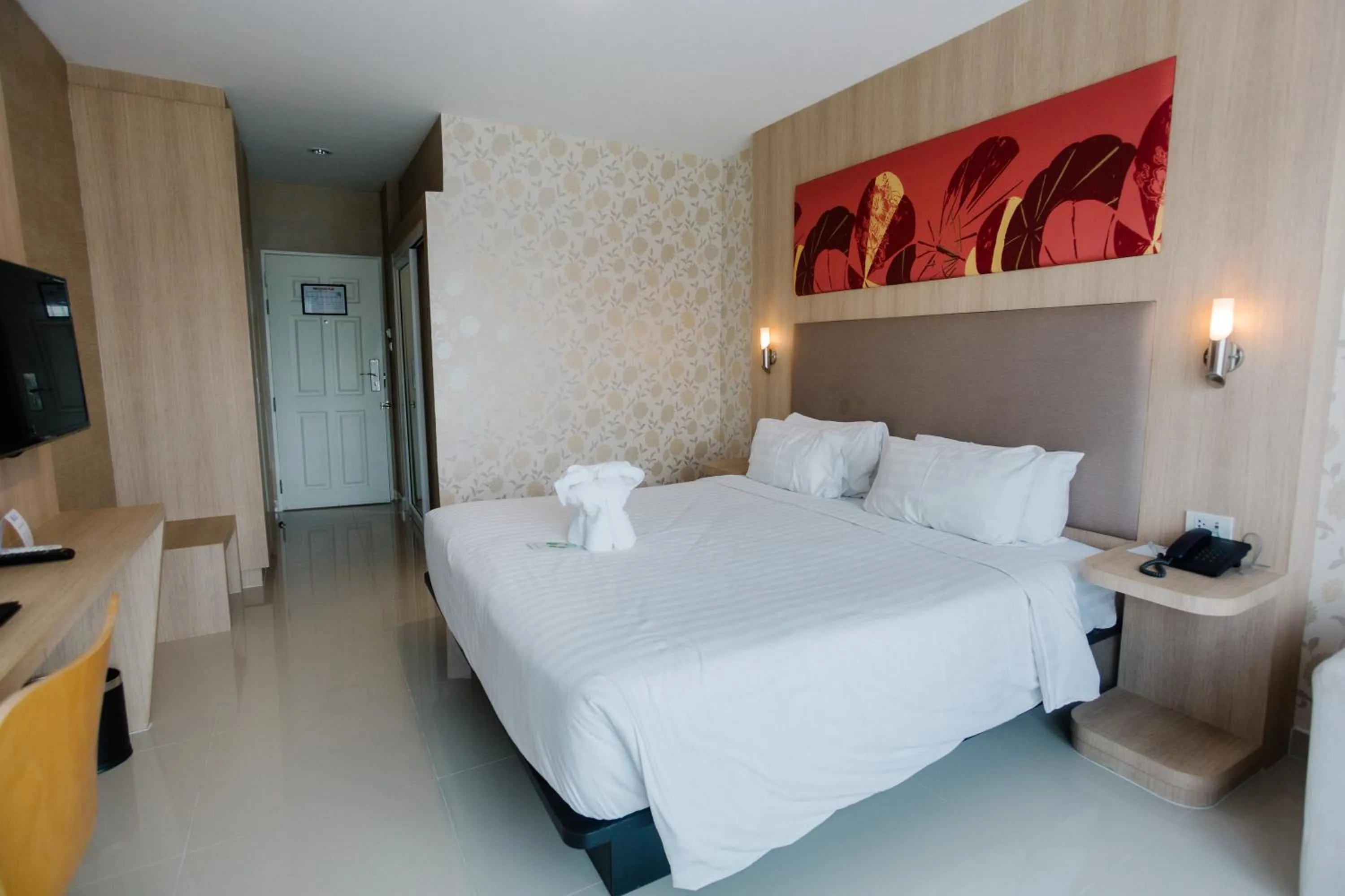 Bed in Best Western Royal Buriram